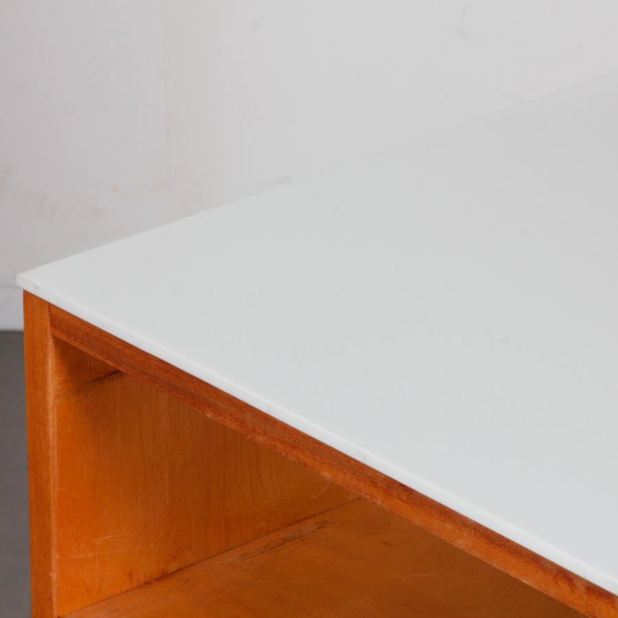 Nachttisch von Mojmir Pozar für UP Zavody, 1960er Jahre (Slowakisch) im Angebot