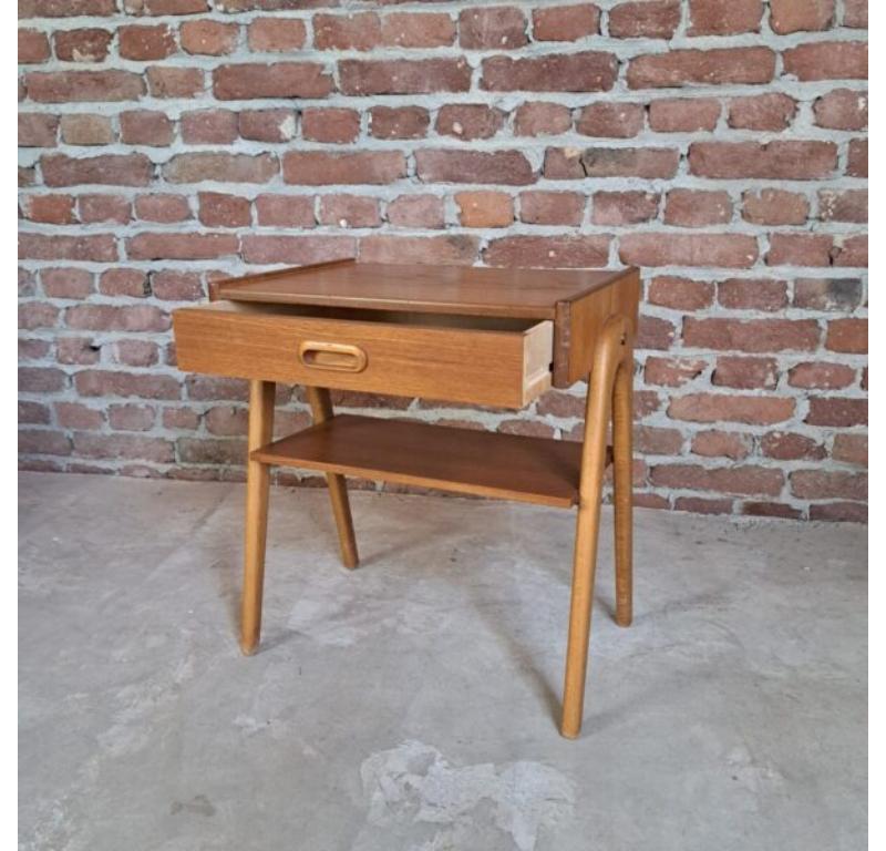 Night Table in Teak Wood, Denmark, 1960

Additional information:
Country of Manufacture – Denmark
Design Period – 1960
Production Period – 1960
Style – Midcentury / Danish design
Material – Teak wood
Color – Brown
Dimensions – H. 51 x 50 x 32