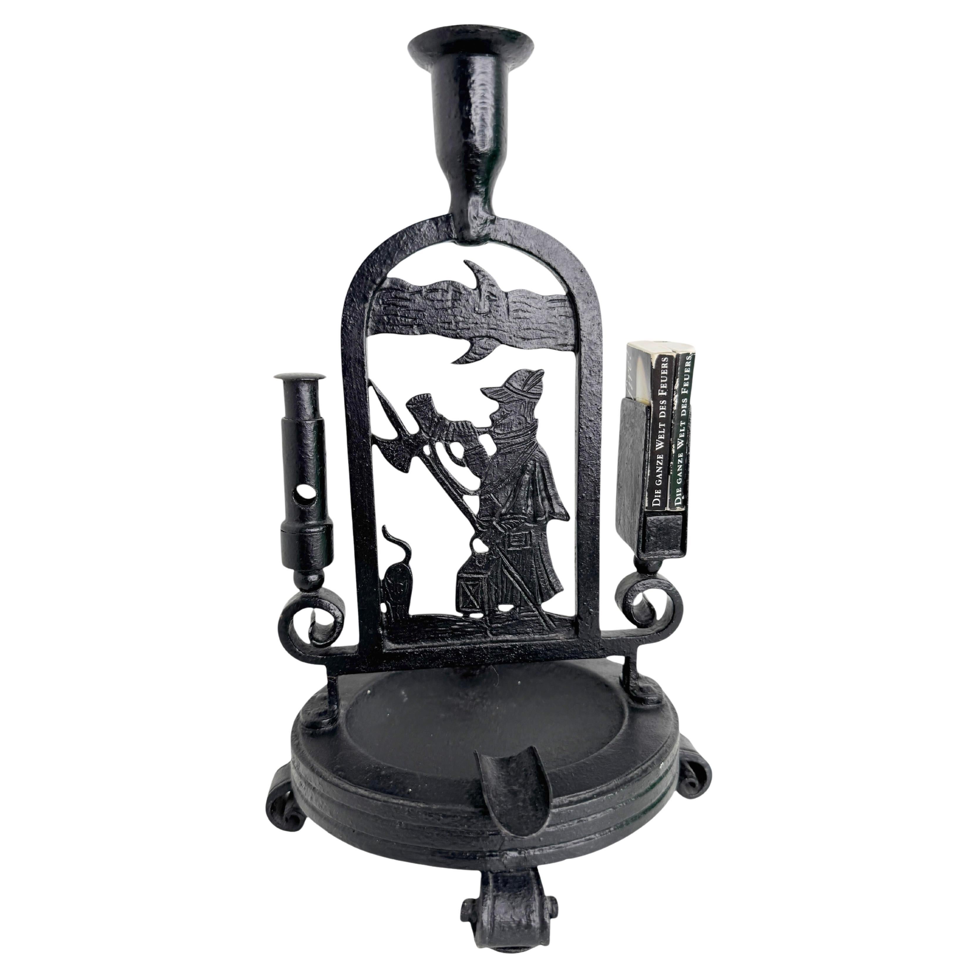 Veilleur de nuit Figural Coupe-cigare et porte-allumettes Antique German Arts
Crafts