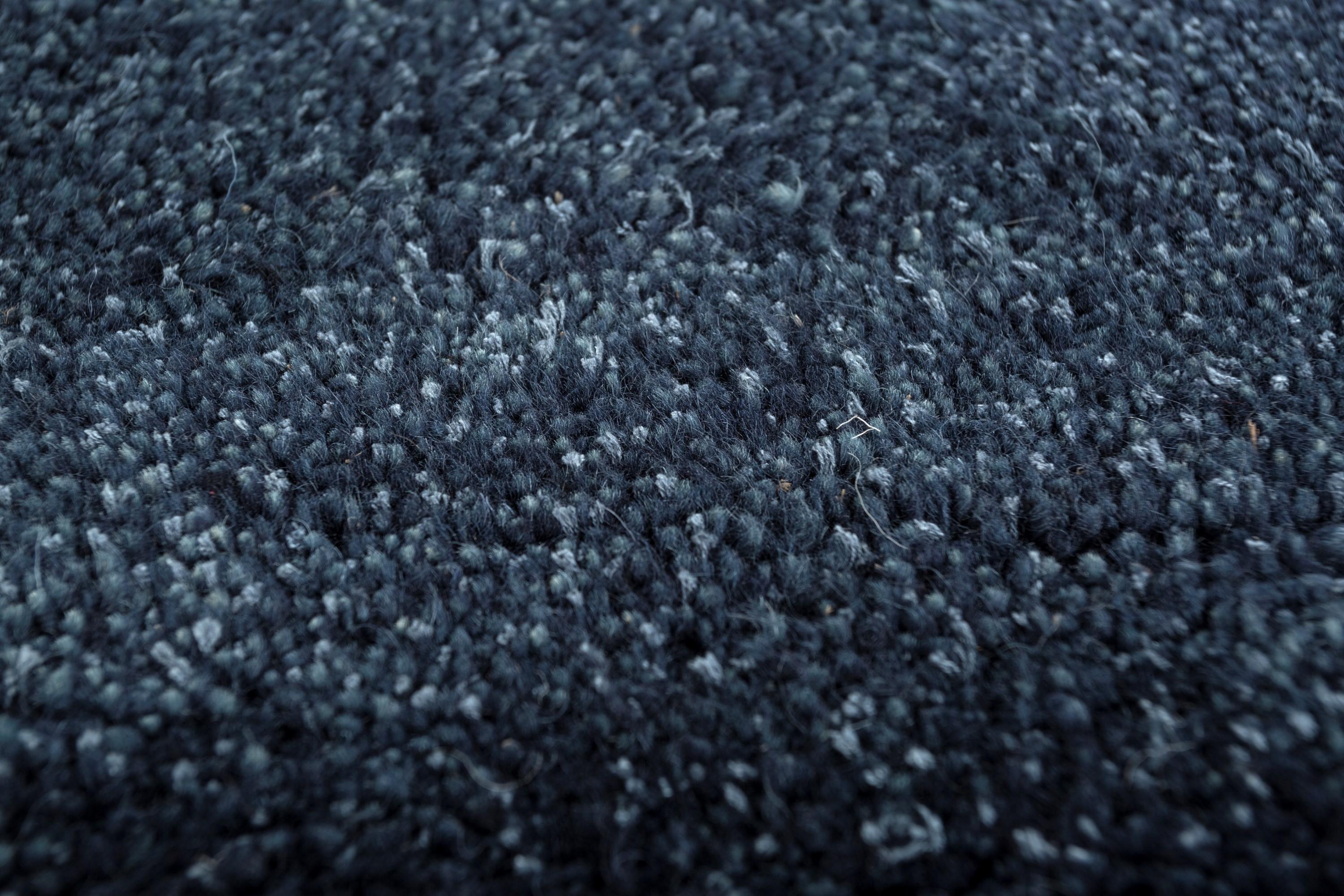 La beauté artistique est un ajout sublime à tout espace de vie, mêlant harmonieusement charme esthétique et confort inégalé. En rehaussant l'ambiance, ce tapis ne se contente pas d'améliorer l'attrait visuel, il contribue également à la sensation