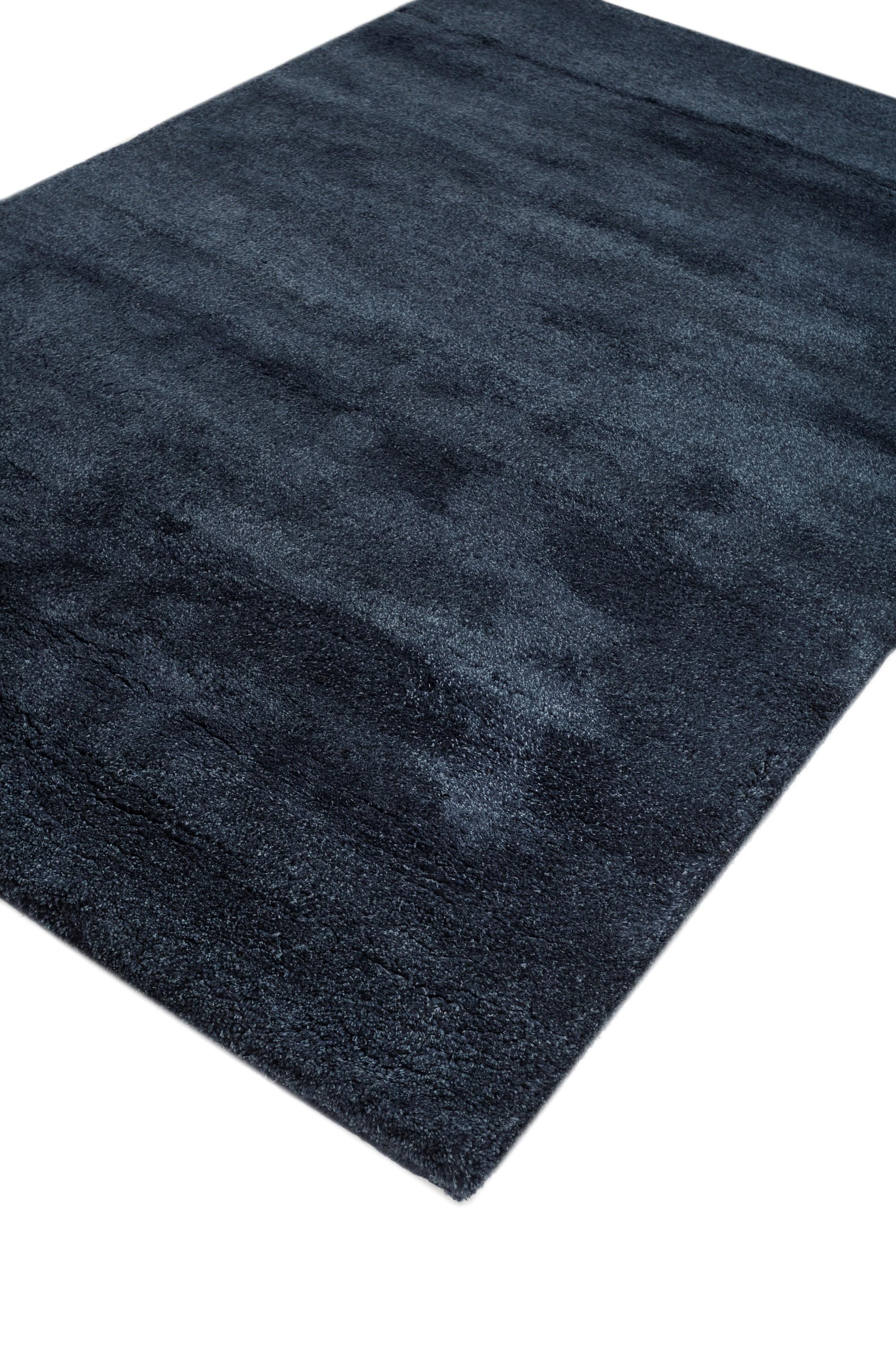 Indien Tapis noué à la main Nightfall Noir bleu marine profond et bleu marine profond 180 x 270 cm en vente
