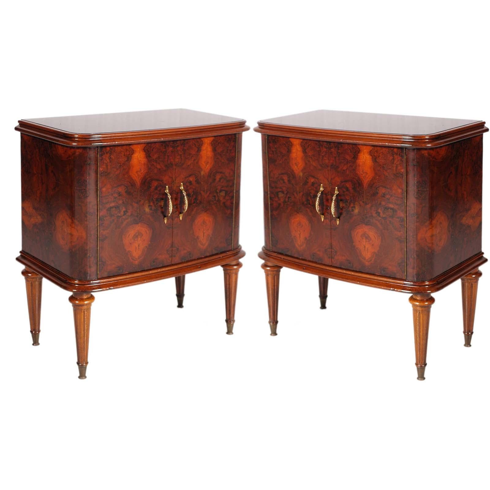 Art Deco nightstand , Walnut Root by Paolo Buffa for Permanente Mobili Cantù
Elegant Mid-Century modern two-door nightstand by Paolo Buffa for Permanente Mobili Cantù in walnut burl.  Accessories such as handles and feet made of gold-plated brass.