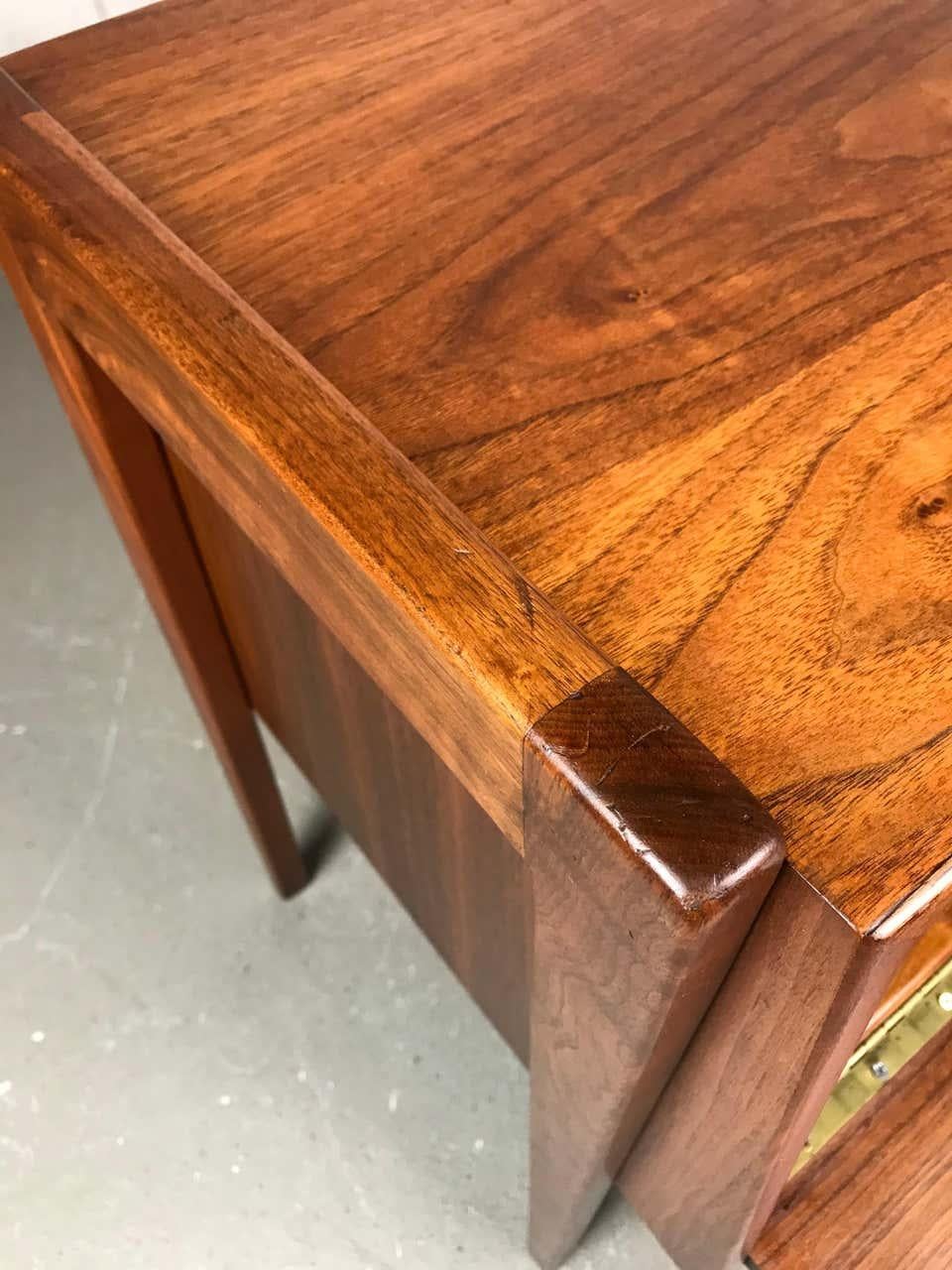 Mid Century Modern Nightstand or Side Table in Walnut by Jens Risom In Good Condition In Framingham, MA
