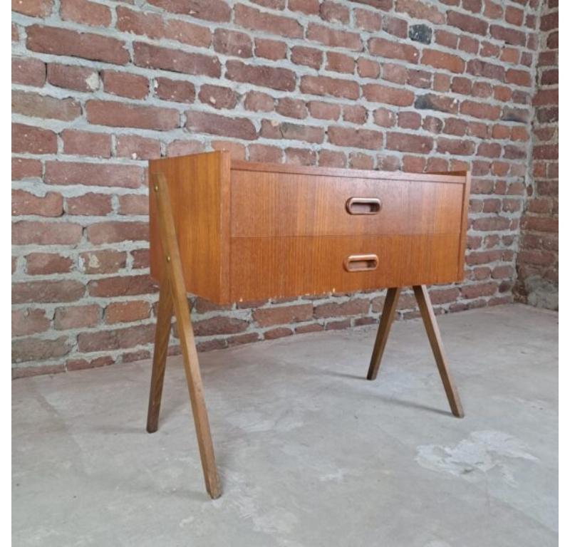 Nightstand with Drawer in Teak Wood, Denmark, 1960

Additional information:
Country of Manufacture – Denmark
Design Period – 1960
Production Period – 1960
Style – Midcentury / Danish design
Material – Teak wood
Color – Brown
Dimensions – 52 × 55.5 ×