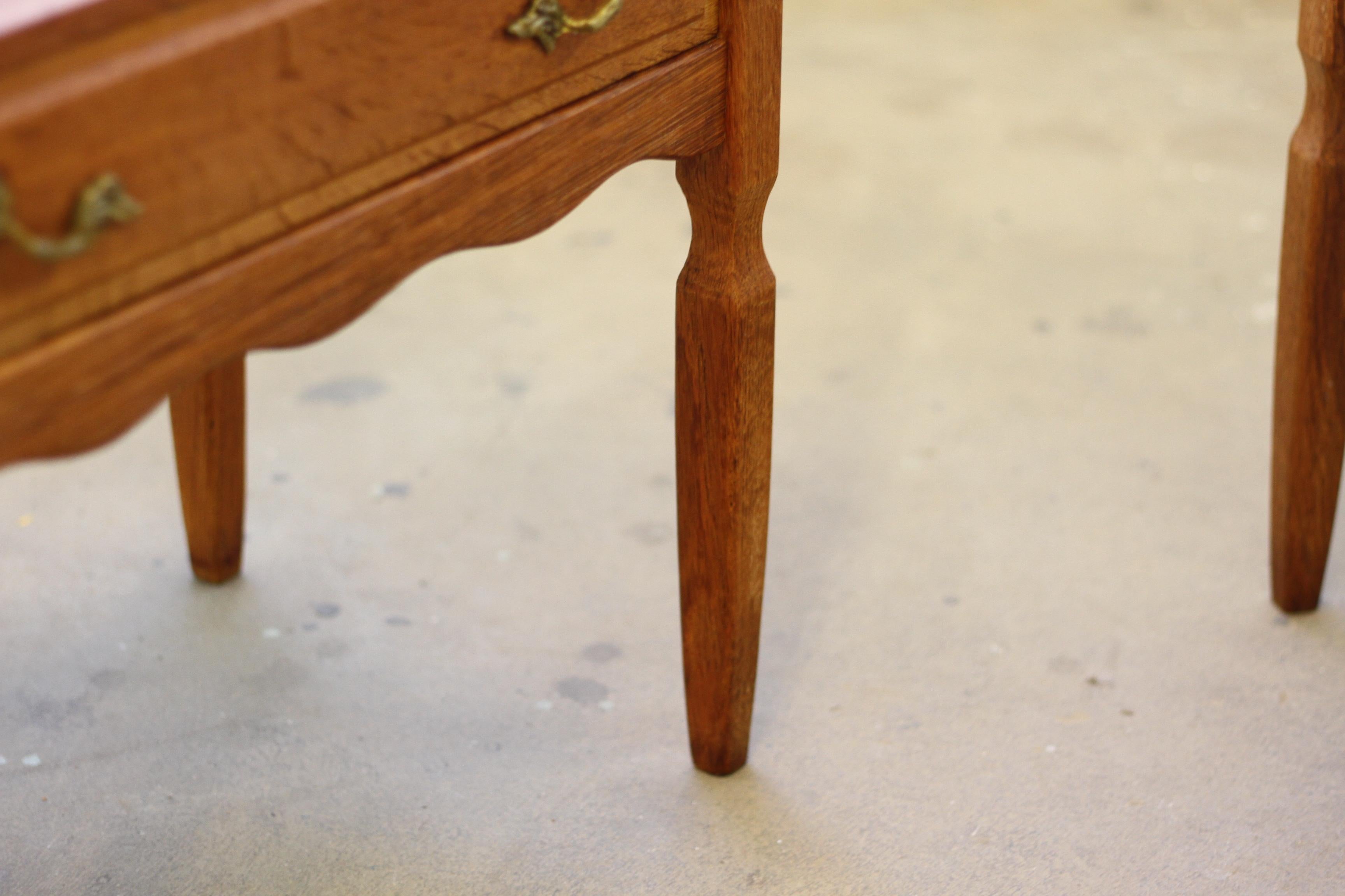 Nachttische, Nachttischchen in Oak Stil von Henning Kjærnulf, Dänemark, 1960er Jahre im Angebot 10