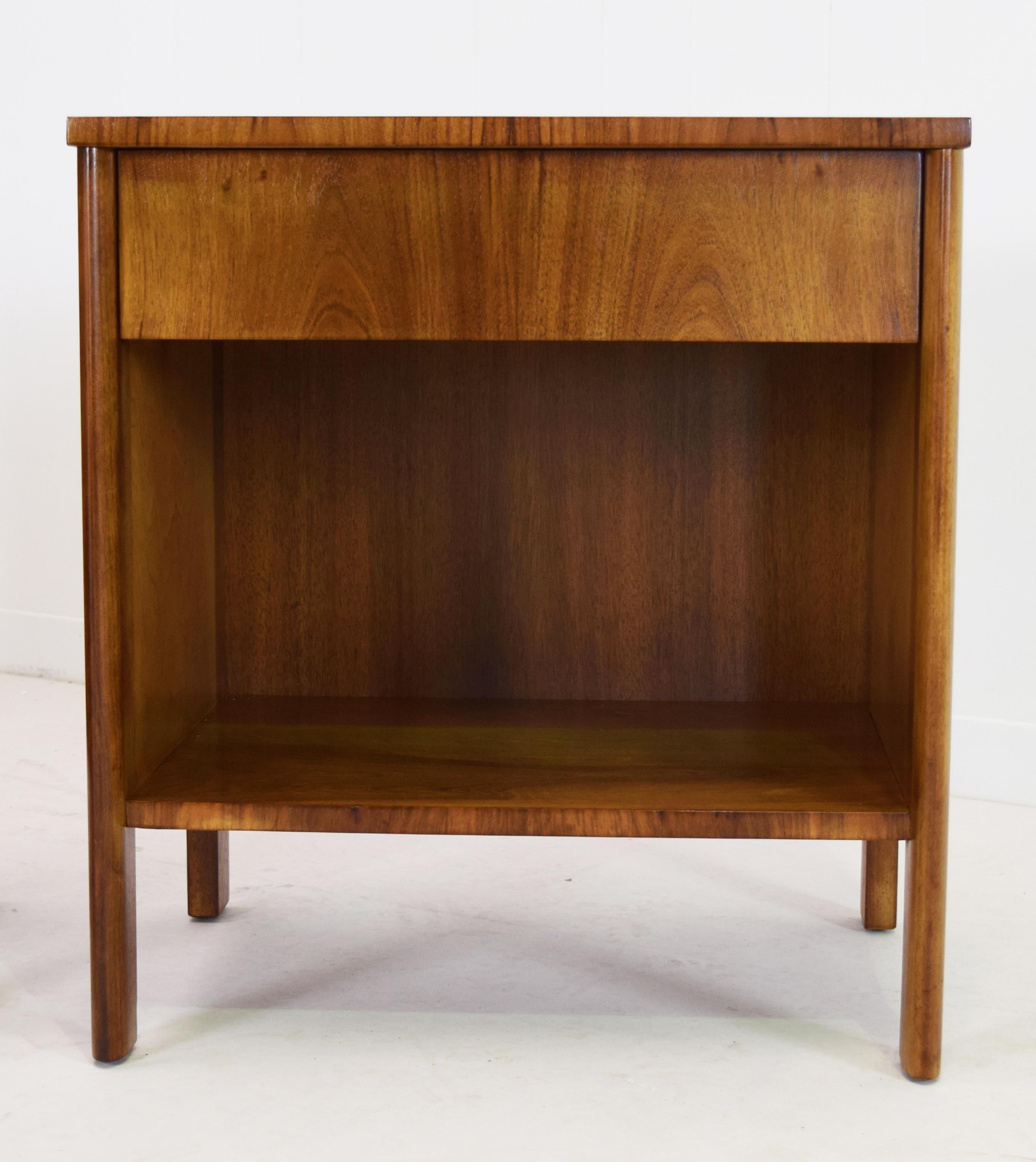 Widdicomb, USA, Designer Dale Ford, 1950, Walnut tables model 548.  Measures 16