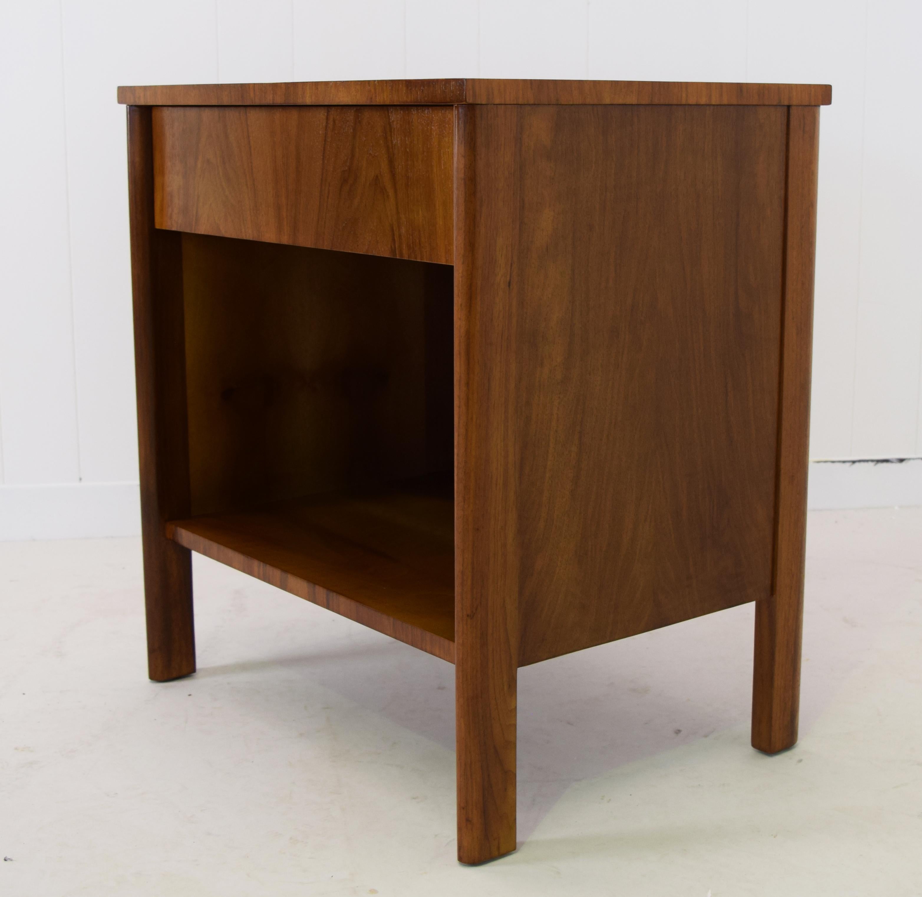 Nightstands by Dale Ford for John Widdicomb in Walnut In Excellent Condition In South Charleston, WV