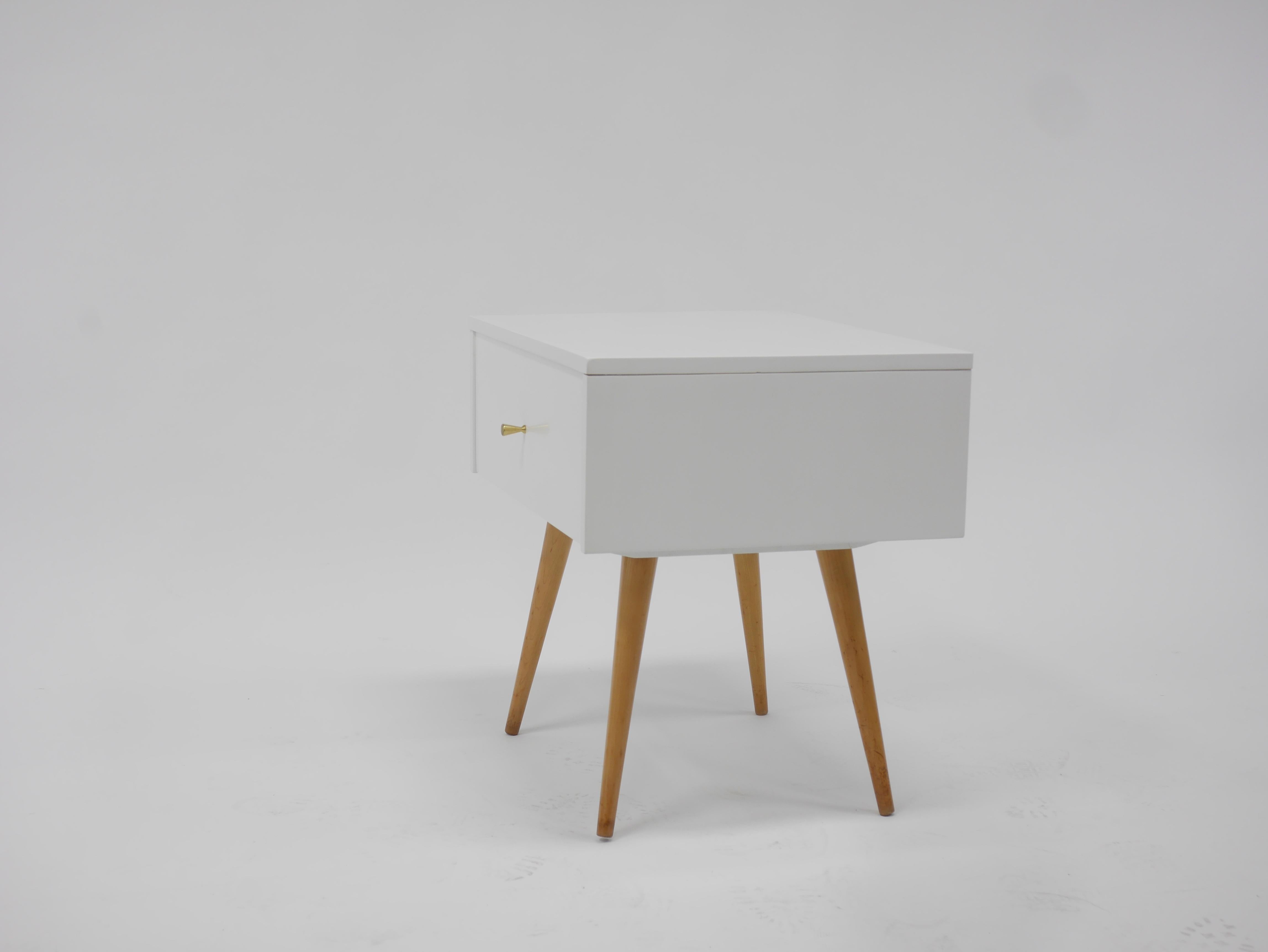 20th Century Nightstands in White Lacquer by Paul McCobb