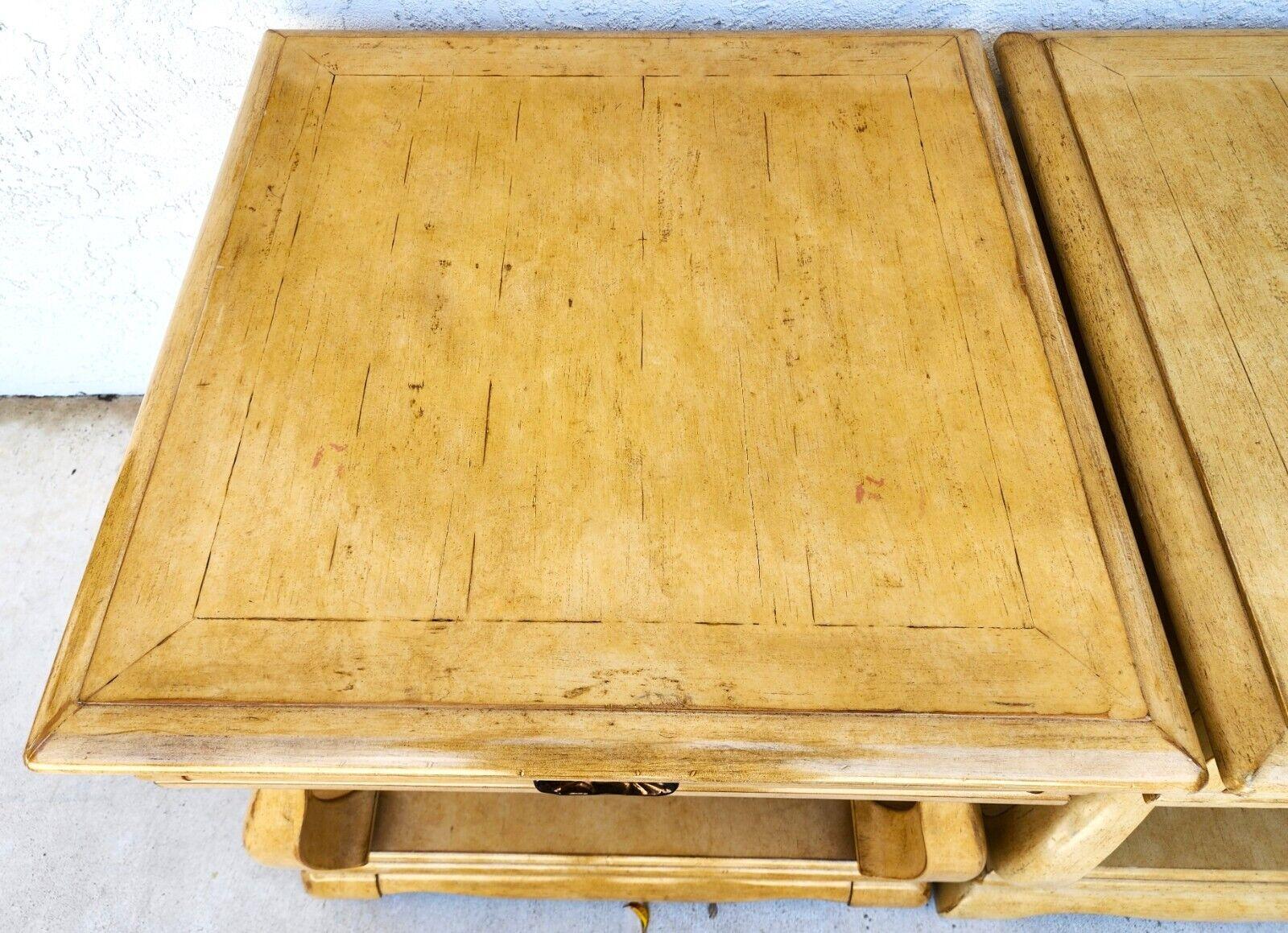 Nachttische und Beistelltische in Übergröße von CENTURY FURNITURE, Paar (Ende des 20. Jahrhunderts) im Angebot