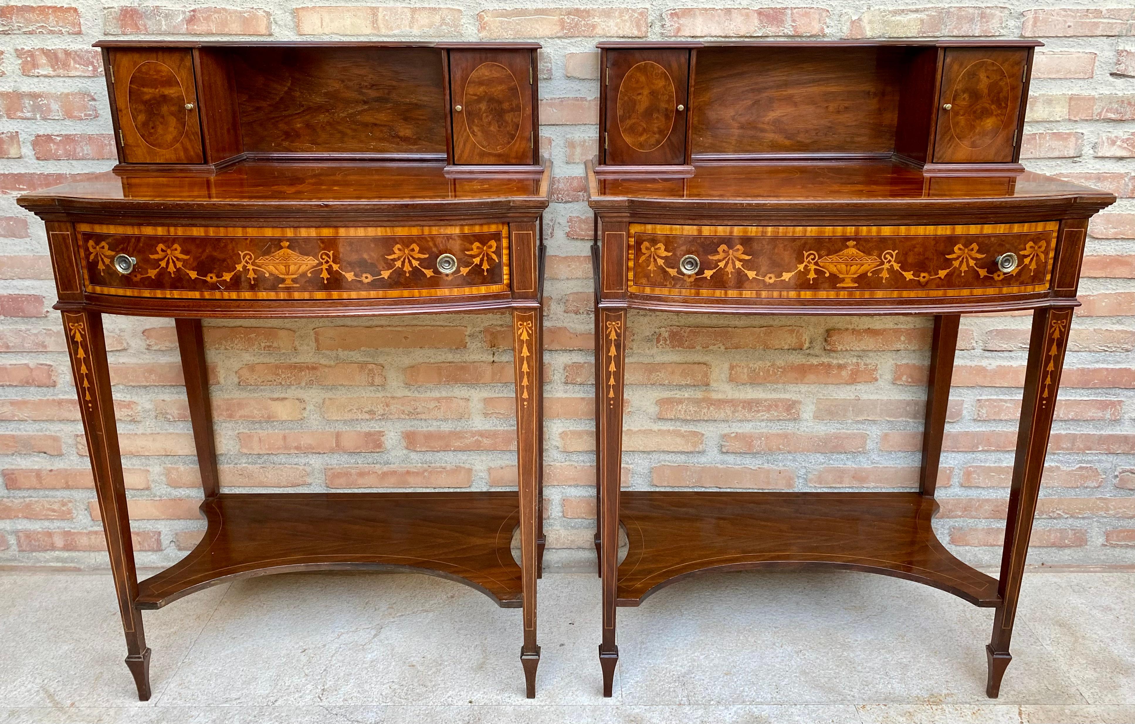 Nightstands with French Marquetry Inlaid, 1920s, Set of 2 In Good Condition For Sale In Miami, FL