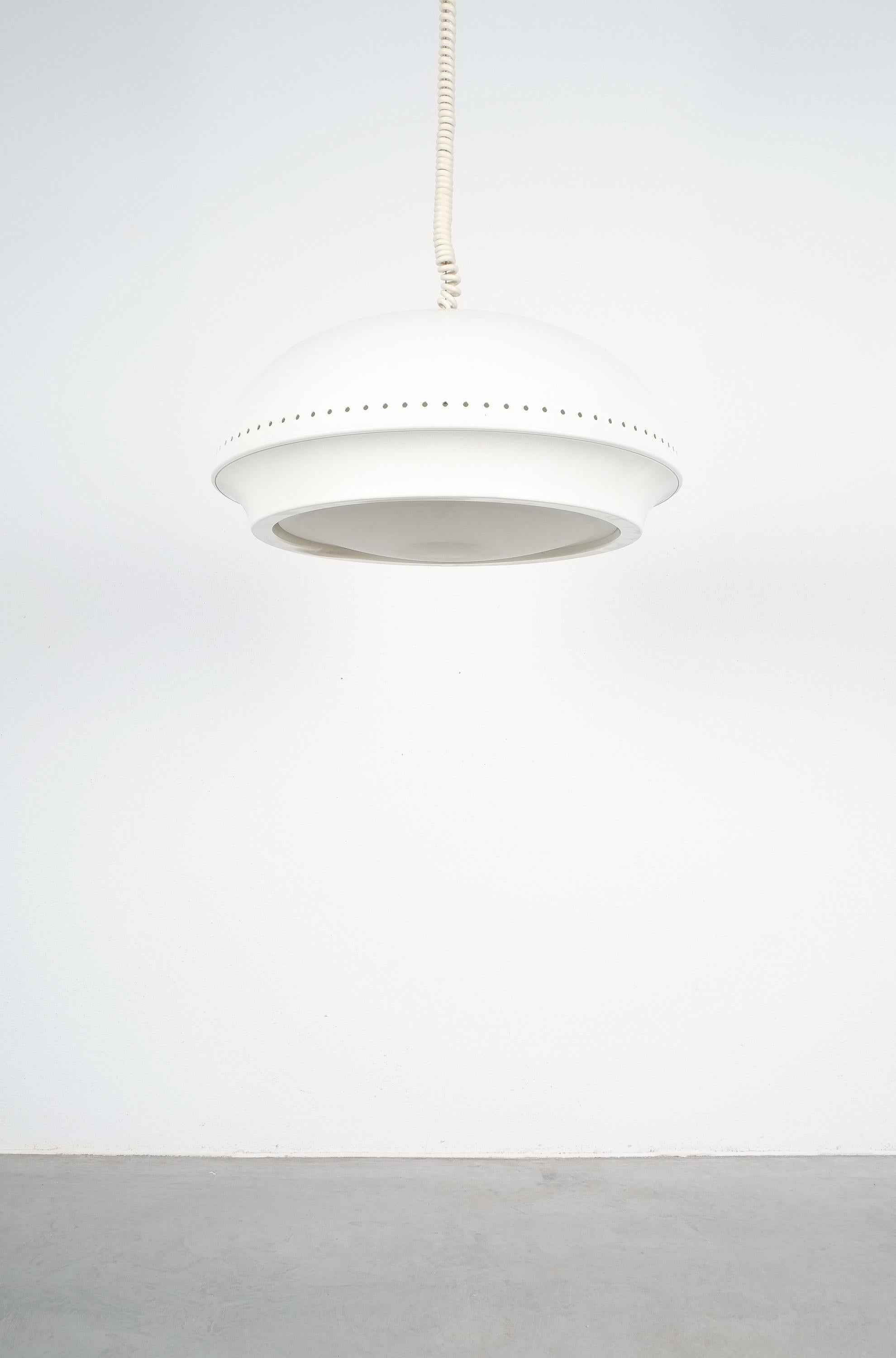 Nigritella pendant lamp by Afra & Tobia Scarpa for Flos, Italy

Fixture produced in the 1960s by Flos by Afra and Tobia Scarpa. White painted metal shade with and oplal glass screen. The fixture is in original, cleaned condition with one larger