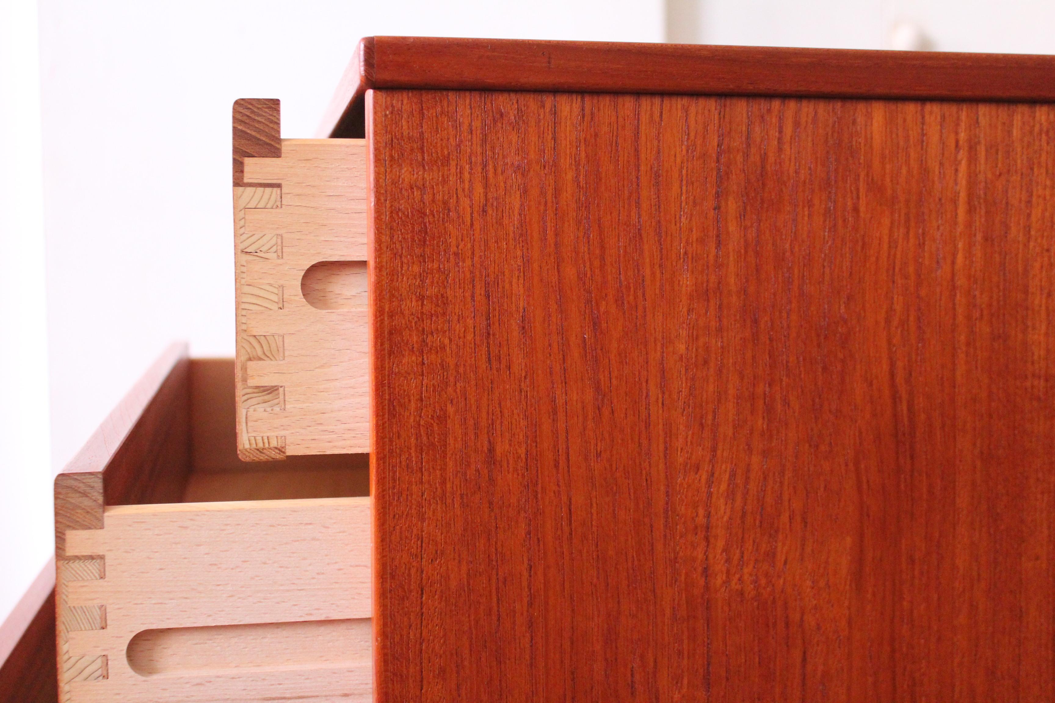 Niils Jonsson Mid-Century Modern Chest Dresser For Sale 2