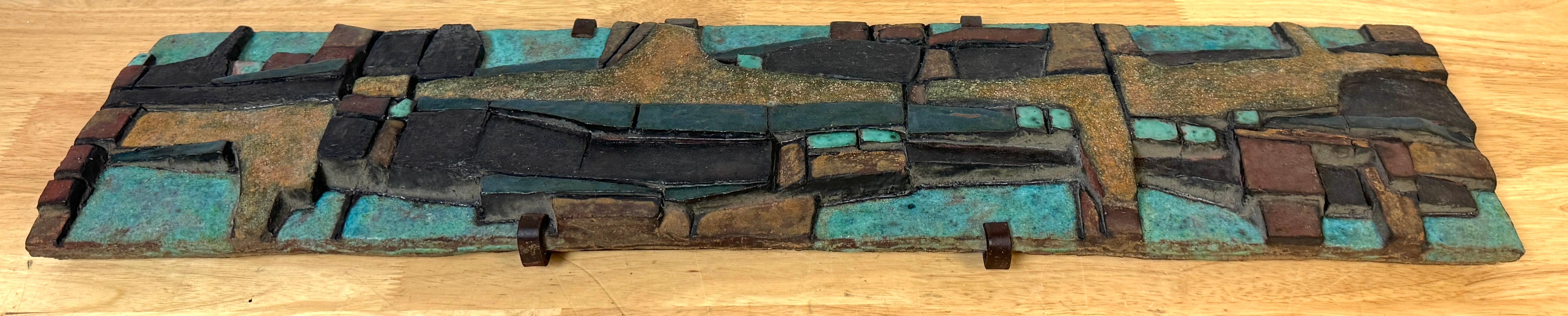 Nijole Šivickas, Panneau mural de paysage cubiste en argile cuite à haute température, vers les années 1970 en vente 2