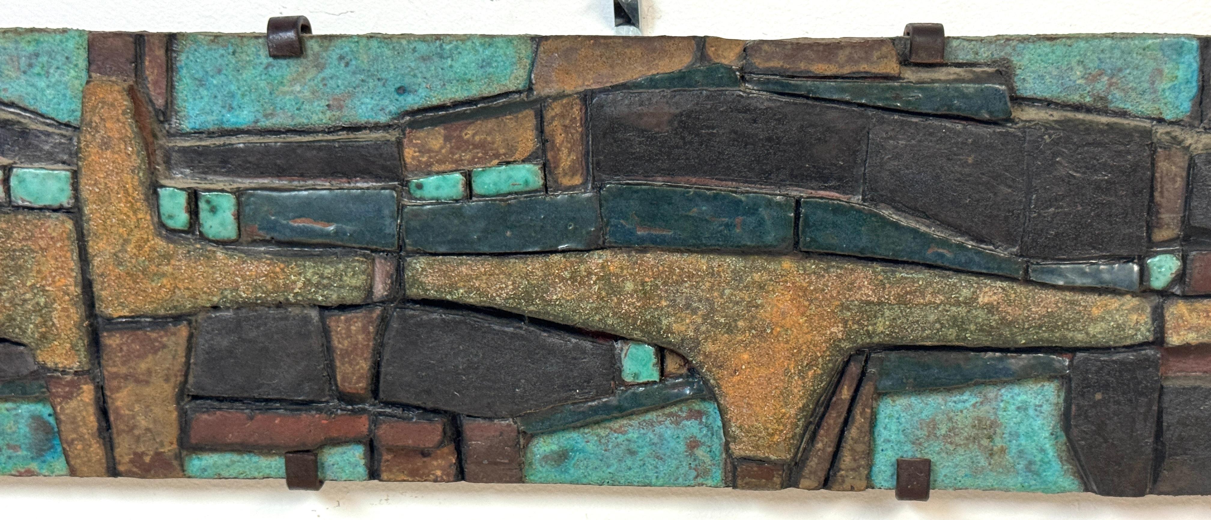 Forgé Nijole Šivickas, Panneau mural de paysage cubiste en argile cuite à haute température, vers les années 1970 en vente