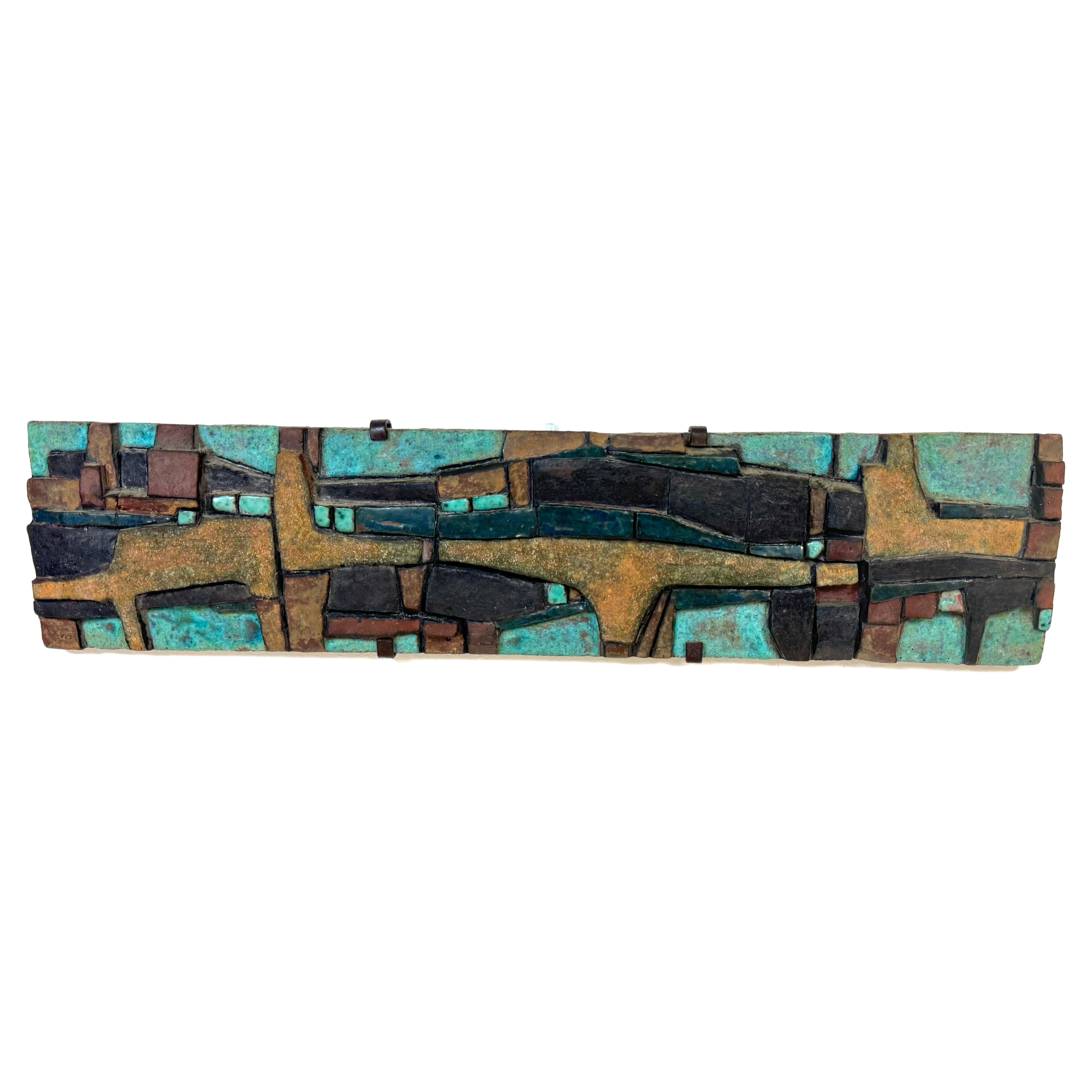 Nijole Šivickas, Panneau mural de paysage cubiste en argile cuite à haute température, vers les années 1970 en vente