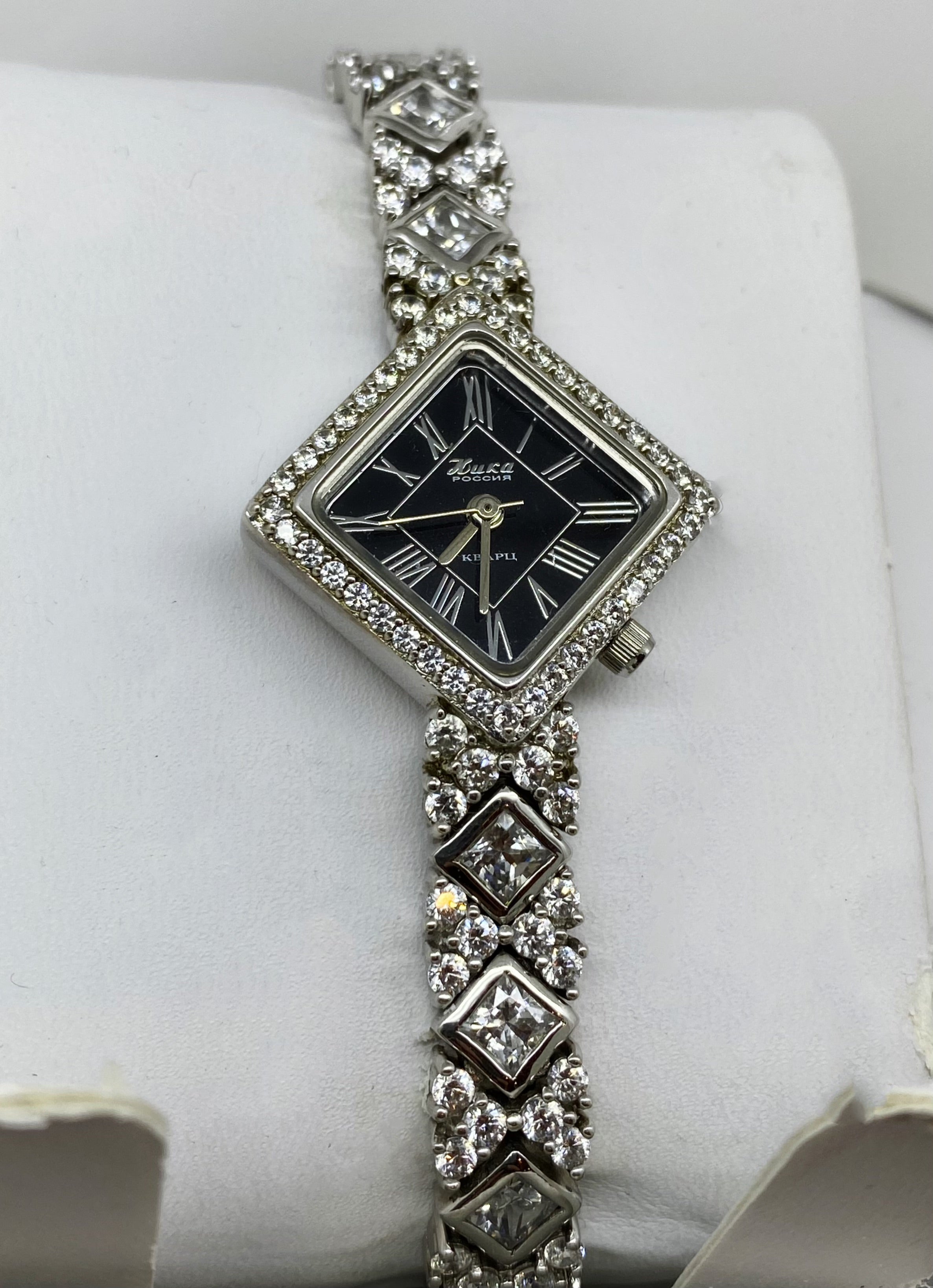 Nika Rusia Reloj de pulsera de cuarzo para señora, plata de ley 925 y cristal, caja + papeles Moderno en venta