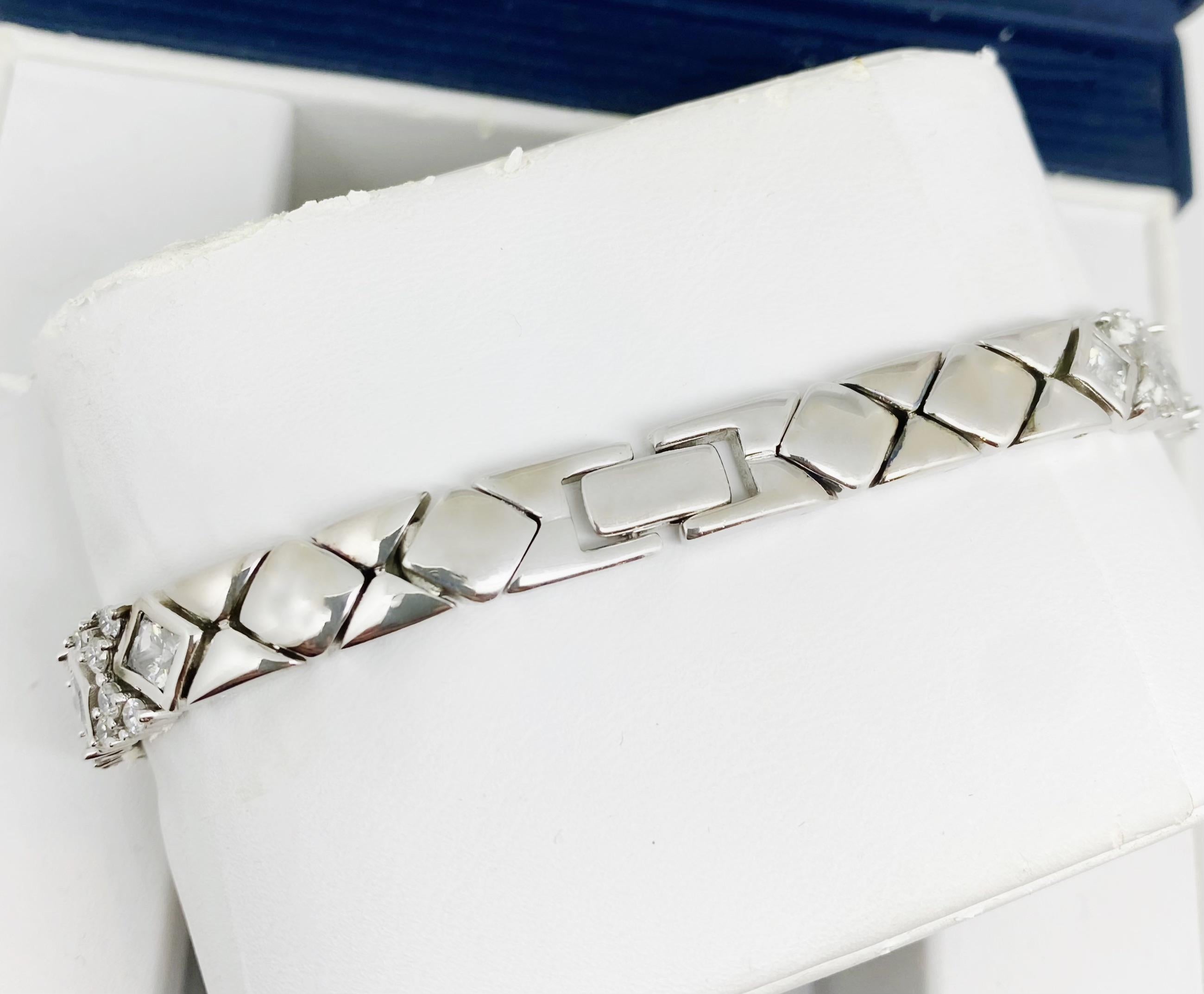 Nika Rusia Reloj de pulsera de cuarzo para señora, plata de ley 925 y cristal, caja + papeles en venta 1