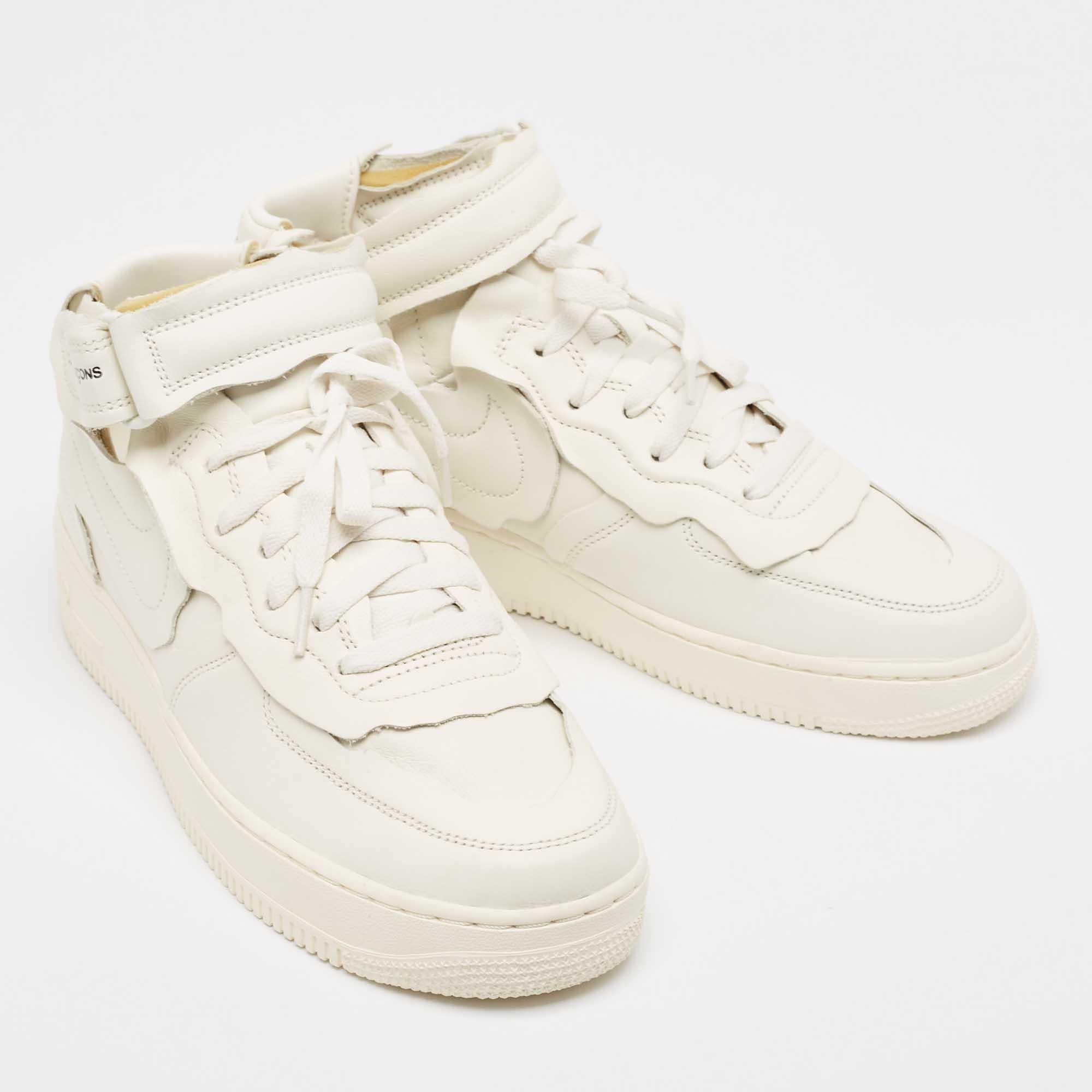 Nike Air Force White Leather Air Force1 Mid Comme Sneakers Taglia 42,5 In condizioni Nuovo in vendita a Dubai, Al Qouz 2