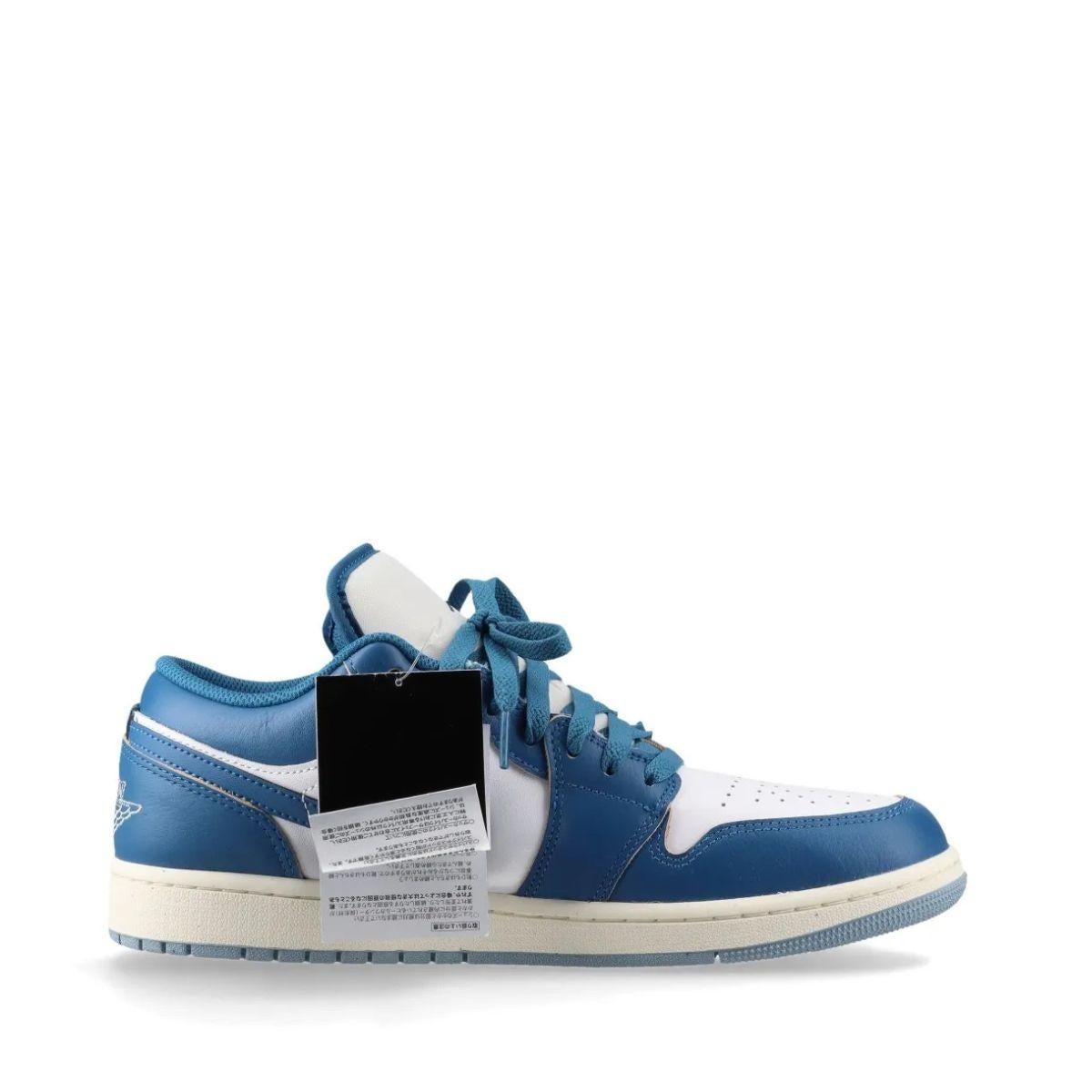 Zapatillas Nike Air Jordan 1 Low SE Azul en Bueno estado para la venta en Humacao, PR