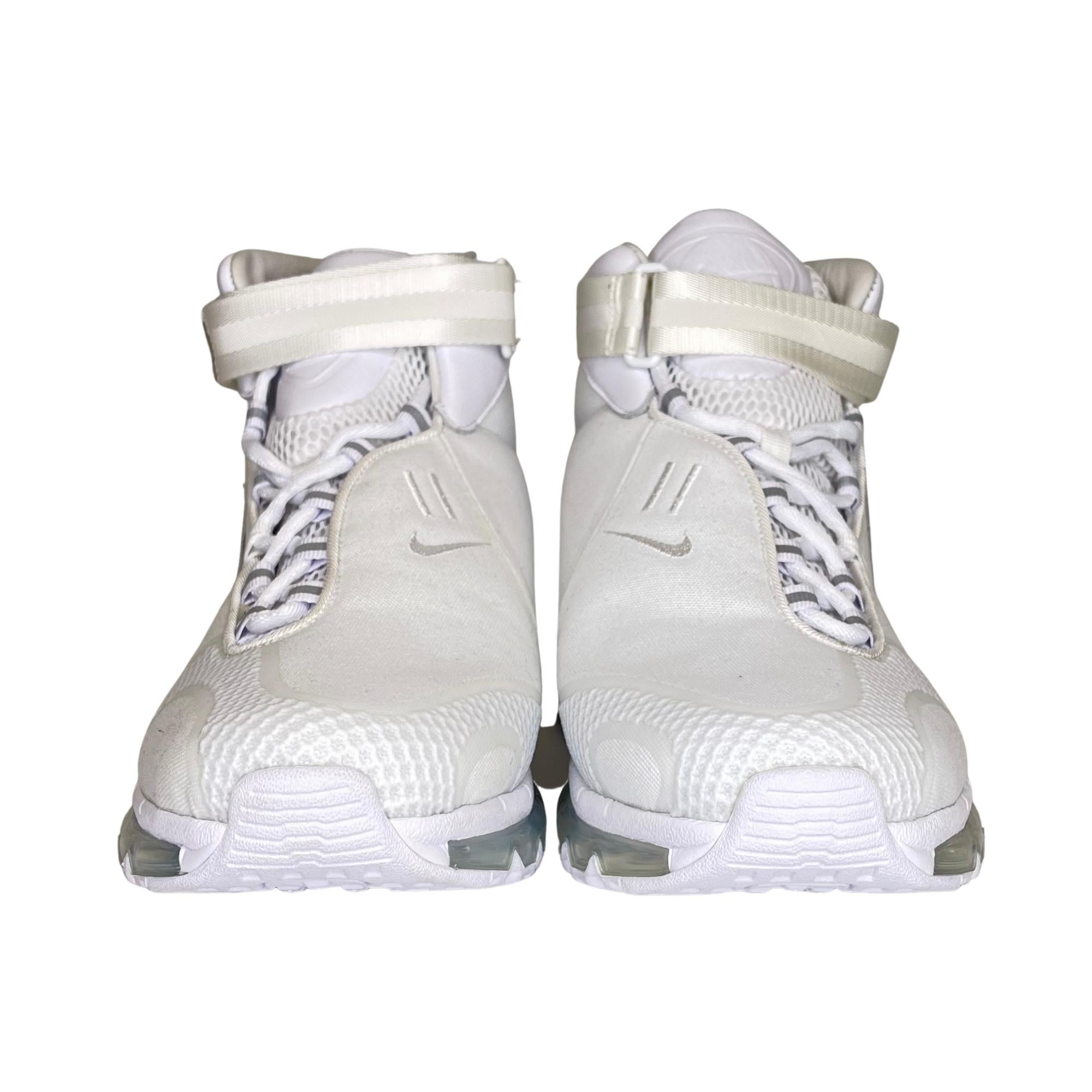 Kim Jones, Dior Men's artistic director, released this NikeLab sneaker in June 2018, which takes inspiration from various Nike silhouettes. The Kim Jones x Air Max 360 High KJ 'White' is constructed with an all-white upper and 3M application on the