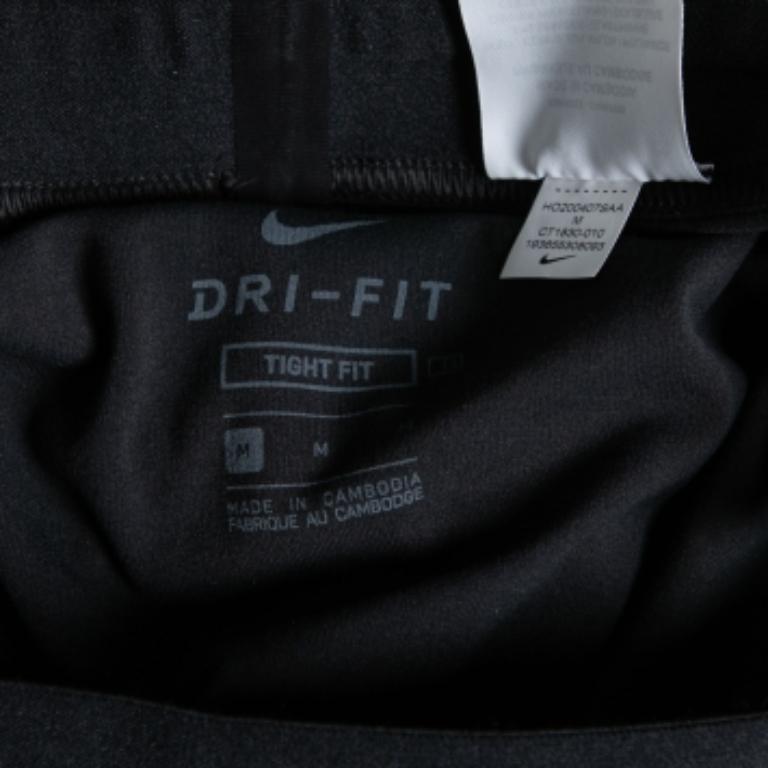 Nike Black Jersey Tight Fit Yoga Pants M. en vente 1