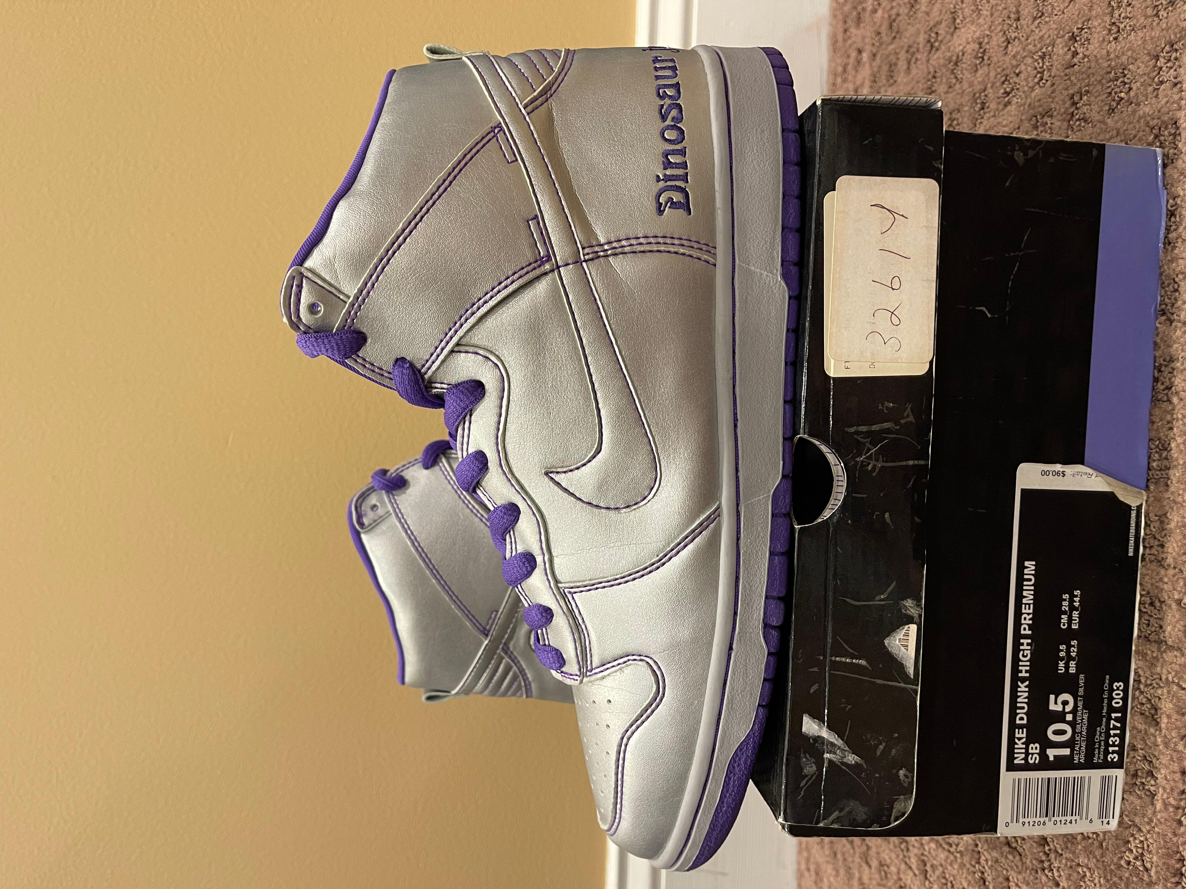 Nike Dunk High Premium SB Dinosaurier JR 2007

Größe 10,5

Og alles wie gesehen

Sehr seltener Schuh. OG HEAT

Ausgezeichneter Zustand, vor allem in Anbetracht des Alters