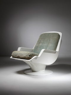 "Nike" Fiberglass Longue Chair by Richard Neagle for Sormani