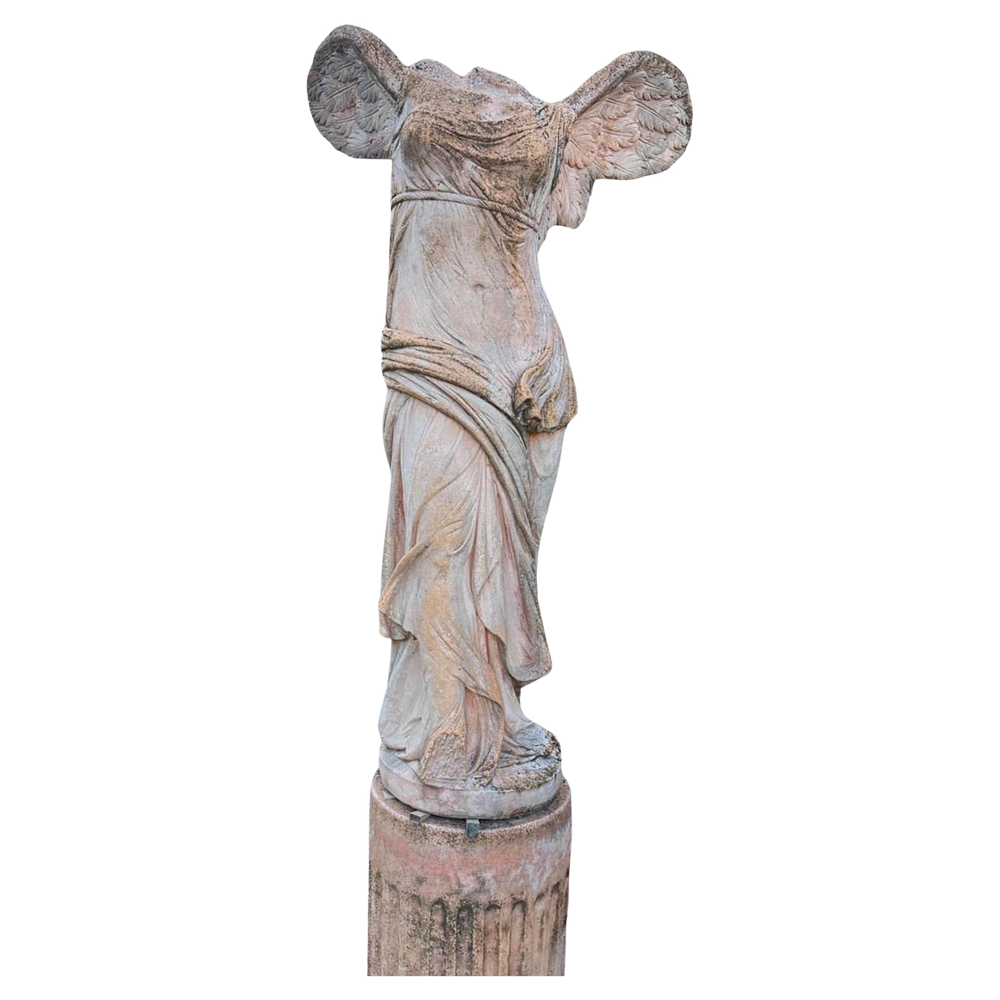 Nike of Samothrace in Italian Terracotta Toscan, late 19th / begin 20th Century In Good Condition For Sale In Madrid, ES