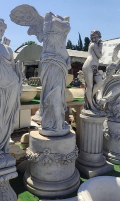 NIKE della Vittoria di Samotracia in pietra grigia italiana 20° secolo