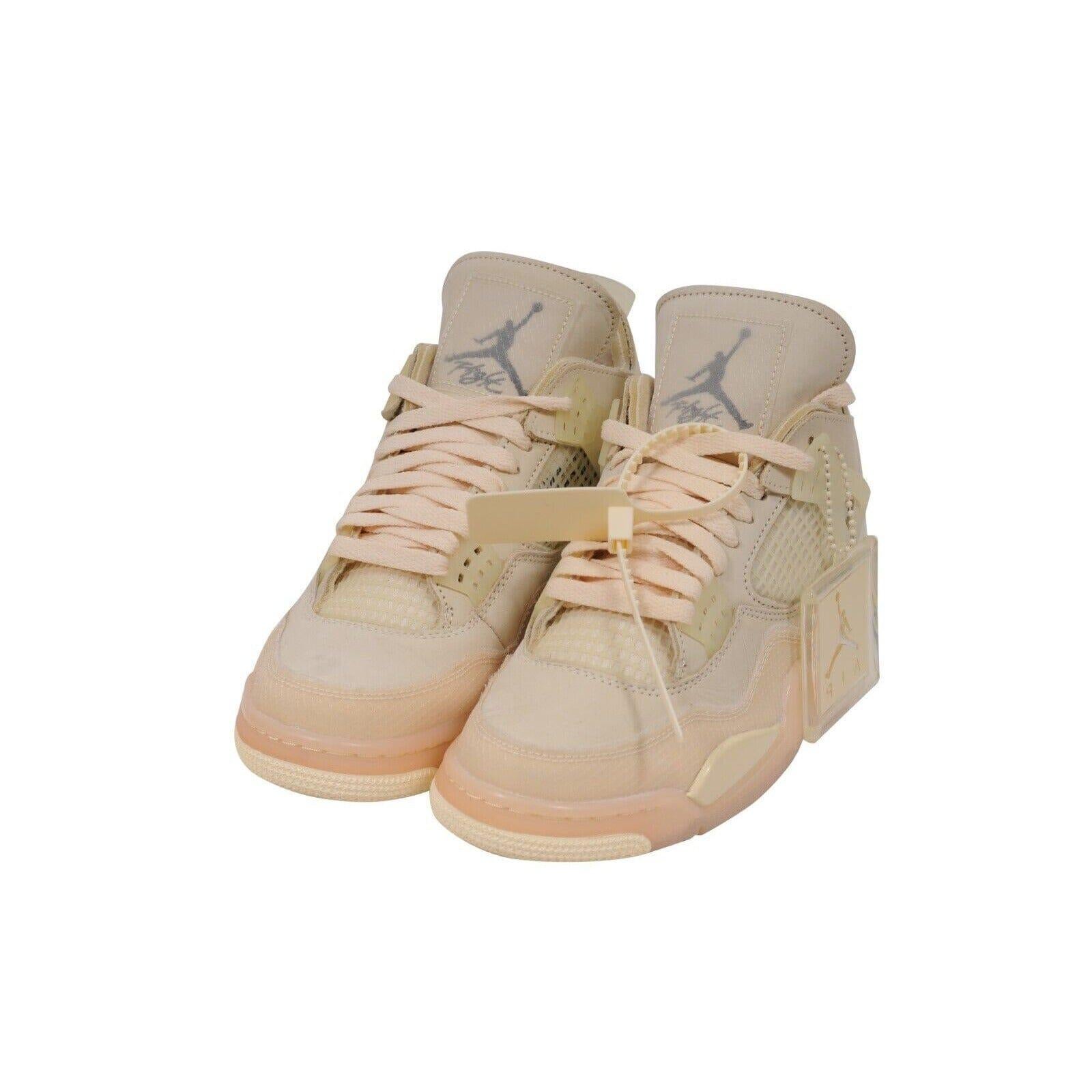 - Jordan Brand Nike collaboration with Off White



- Tagged size 8.5 in the Nike brand



- Sail colorway



- Comes with box



Condition: 



The sneakers are in overall decent condition with no major imperfections 