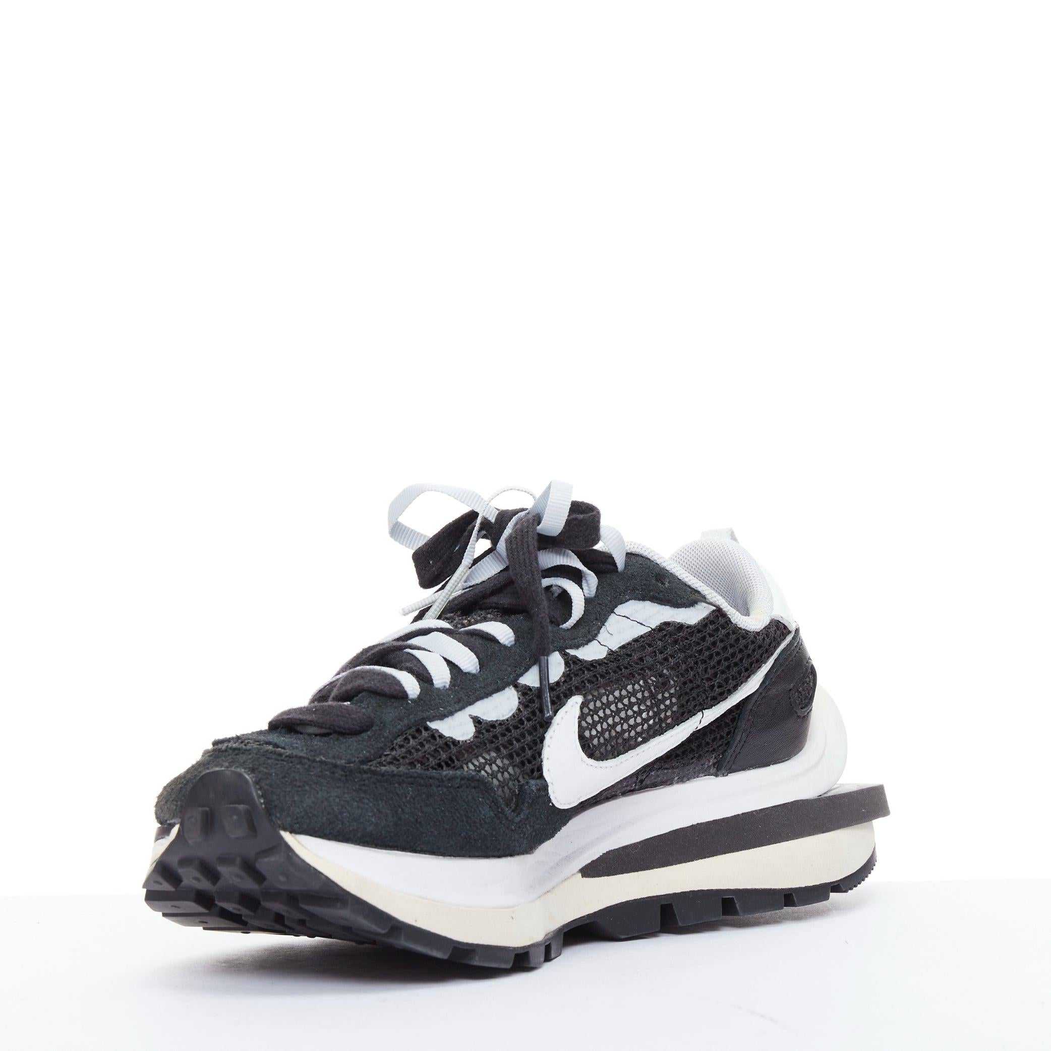 NIKE SACAI VaporWaffle black white mesh laced up sneakers US6.5 EU36.5 In Good Condition For Sale In Hong Kong, NT