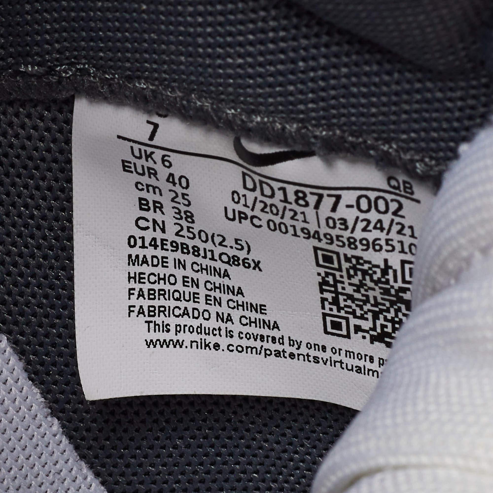 Nike x Sacai Blazer en daim gris bas Iron Sneakers Taille 40 en vente 3