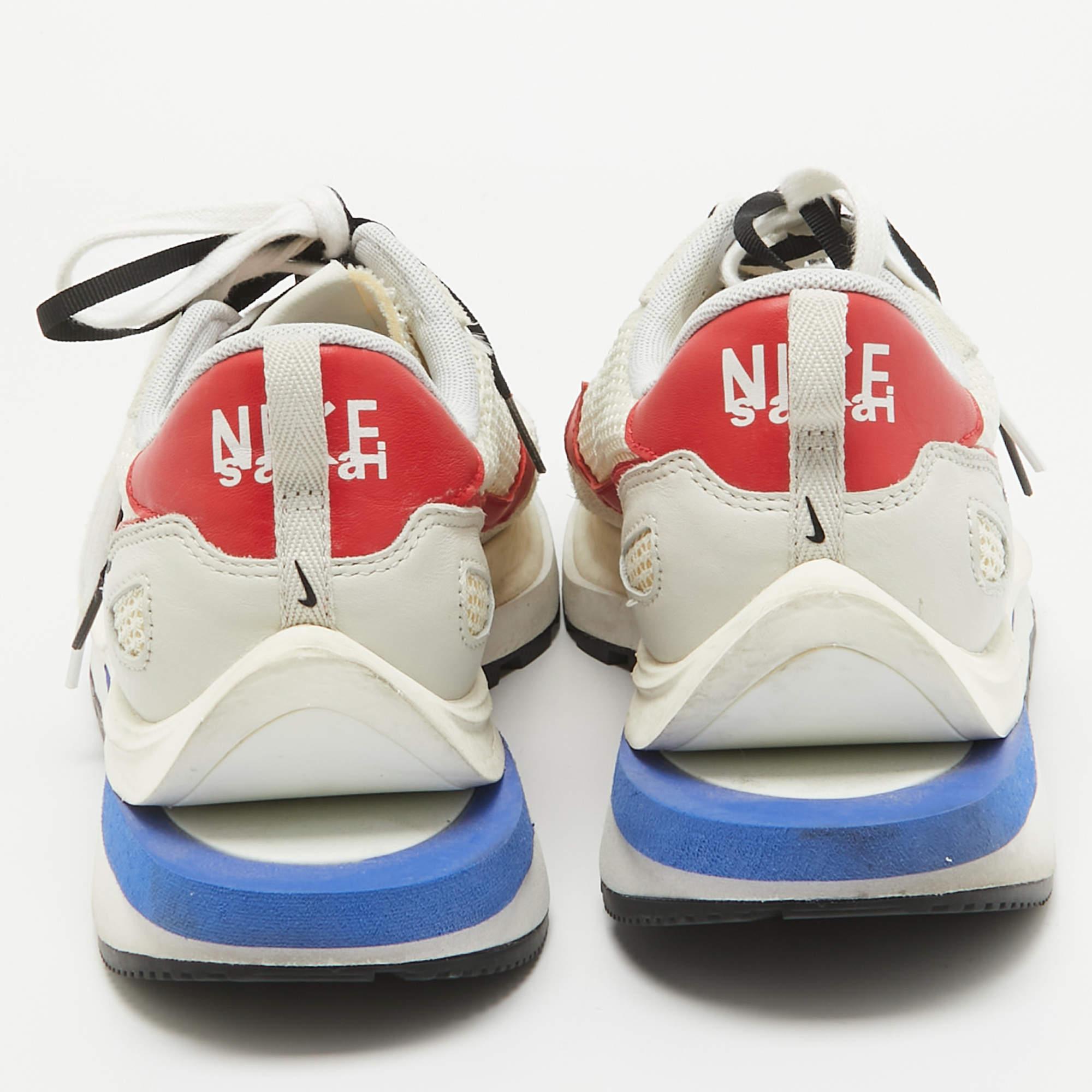 Nike x Sacai Baskets en cuir vaporwaffle bleu sésame, taille 46 Pour hommes en vente