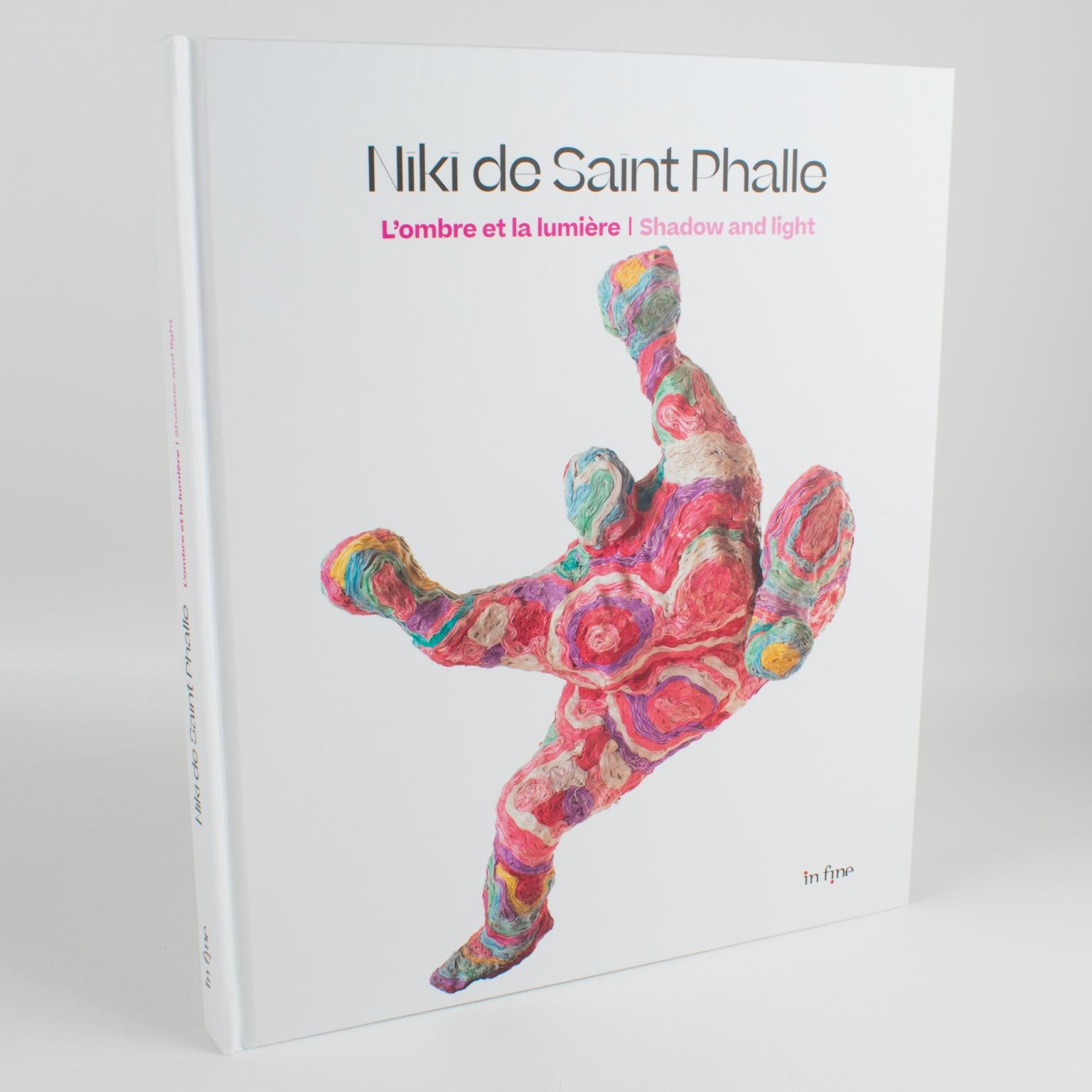 Niki de Saint Phalle, L'ombre et la Lumiere (Shadow and Light) è un libro francese/inglese di Numa Hambursin, pubblicato nel 2019.
Questo catalogo bilingue presenta le opere riunite per la mostra Niki de Saint Phalle: Shadow and Light, presentata a