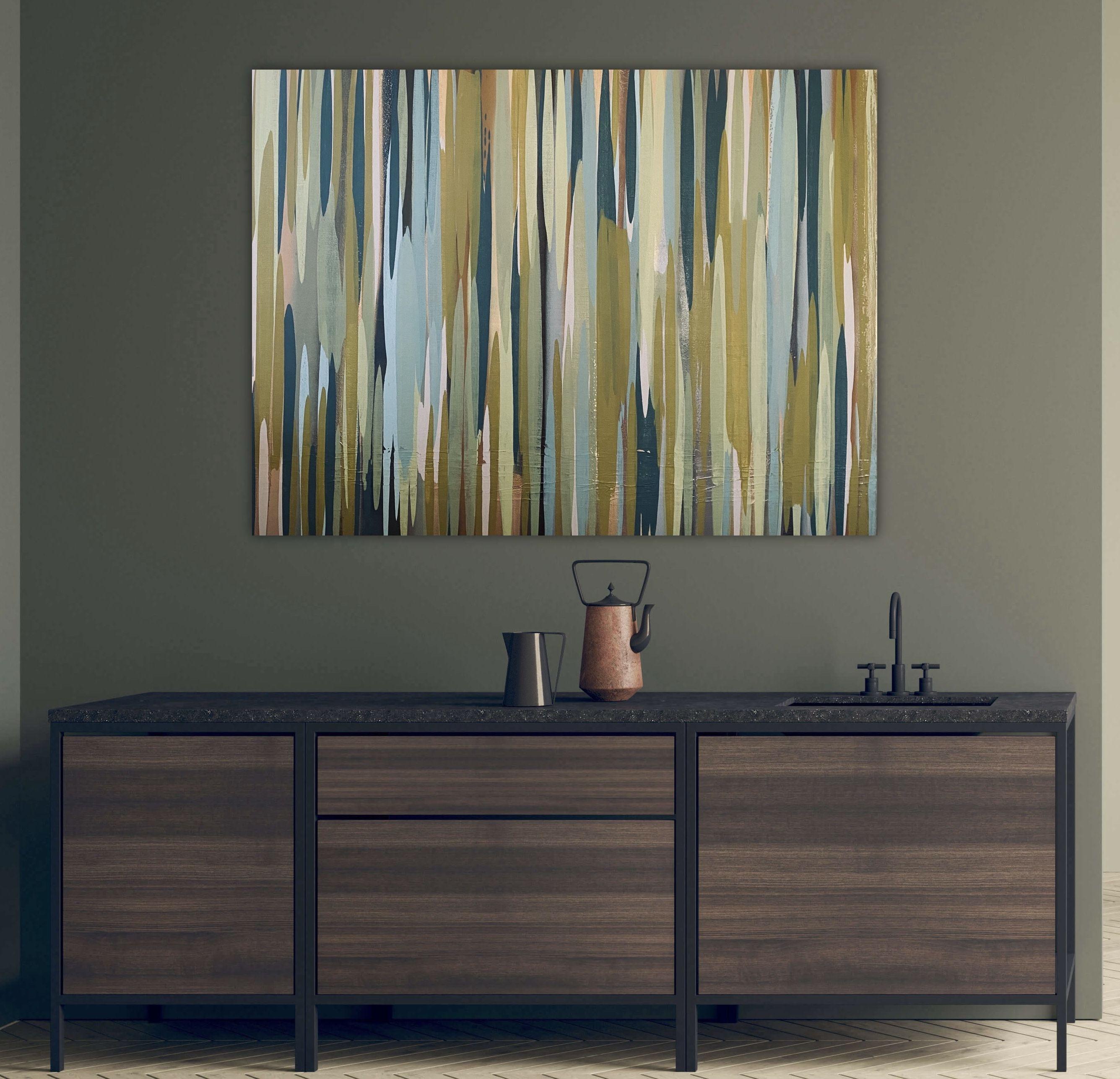 Questo brano è ispirato alla canzone Lailoni di Marsh.    I colori sono di Sherwin Williams: Doeskin, Grandiose, Cool Avocado, Lemon Verbena e Calico.  Gli strati inferiori sono di tonalità neutre con un accenno di oro e ottone.    Se hai una