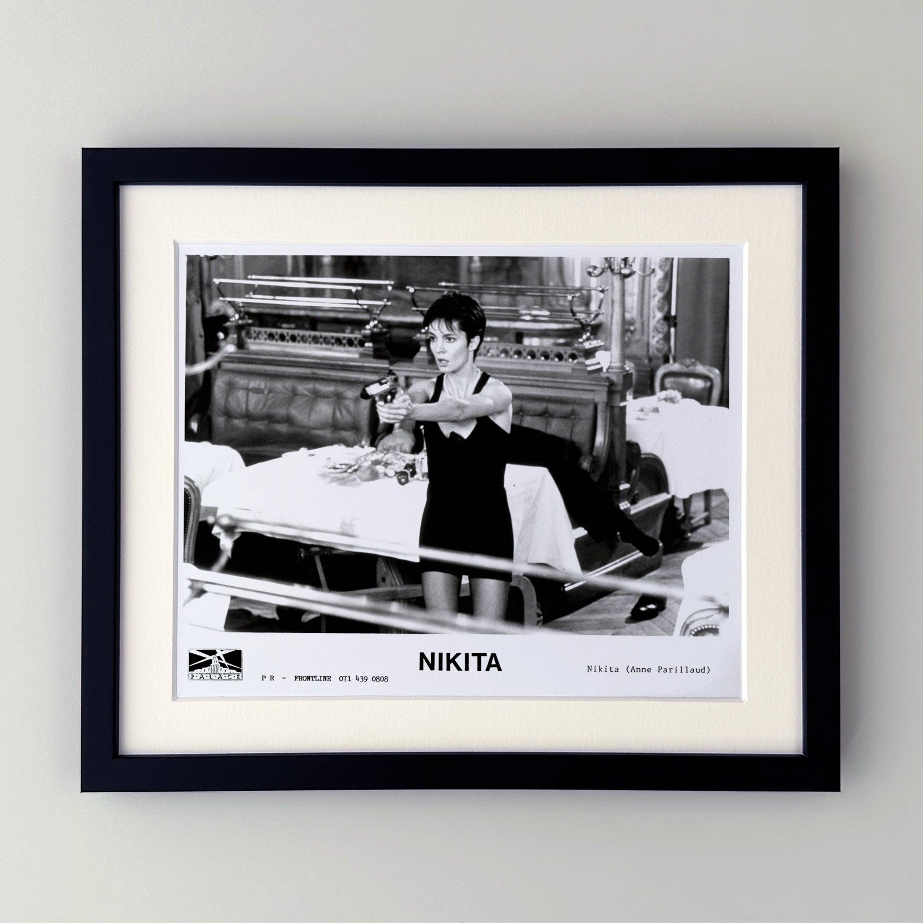  Original 8x10 inches Publicity Film Movie Still for Luc Besson's Le Femme Nikita (1990) featuring Anne Parillaud. 

Les photos de publicité (film/production) ont été créées pour aider les studios à promouvoir leurs nouveaux films. Les photos ont
