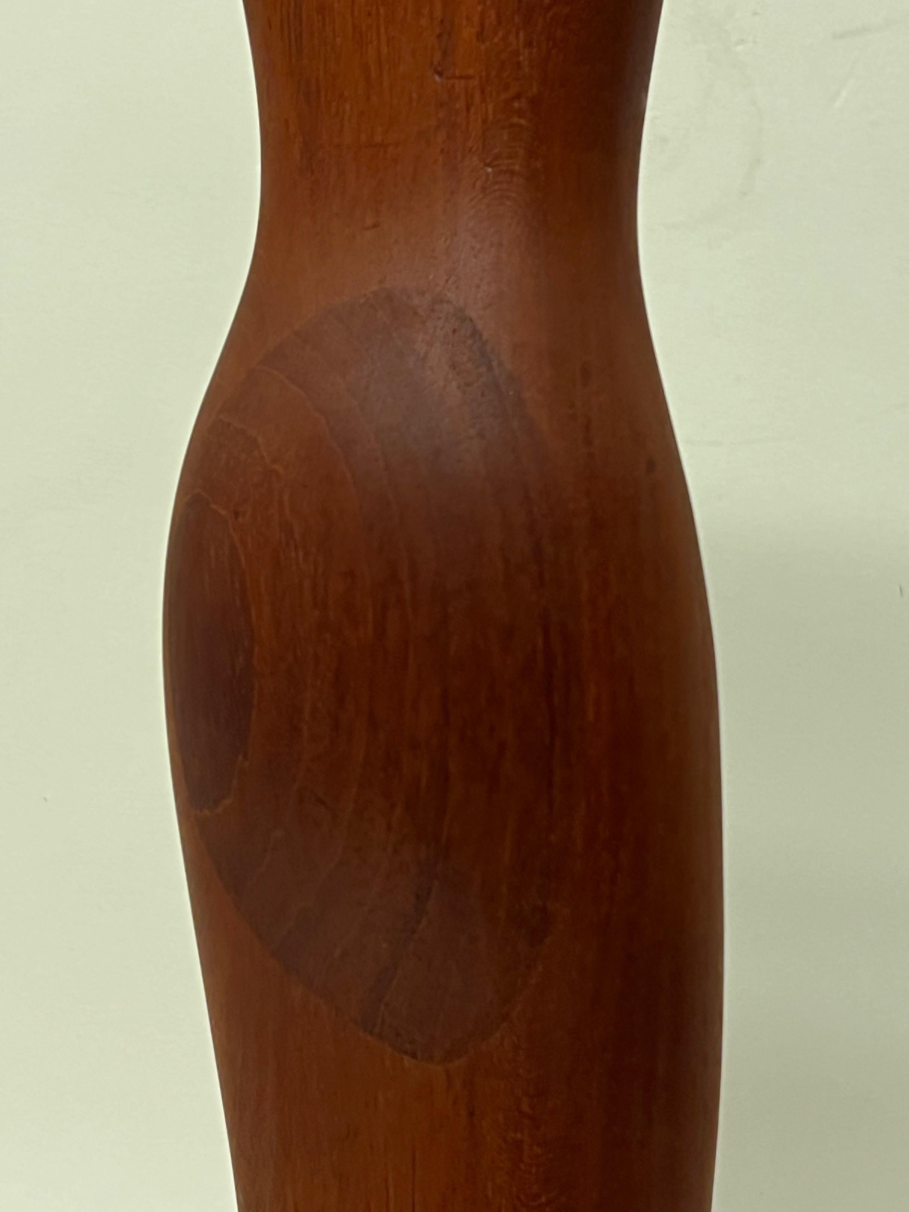 Nikita Carpenko sculpture figurative moderniste en bois des années 1940 Bon état - En vente à Oakland, CA