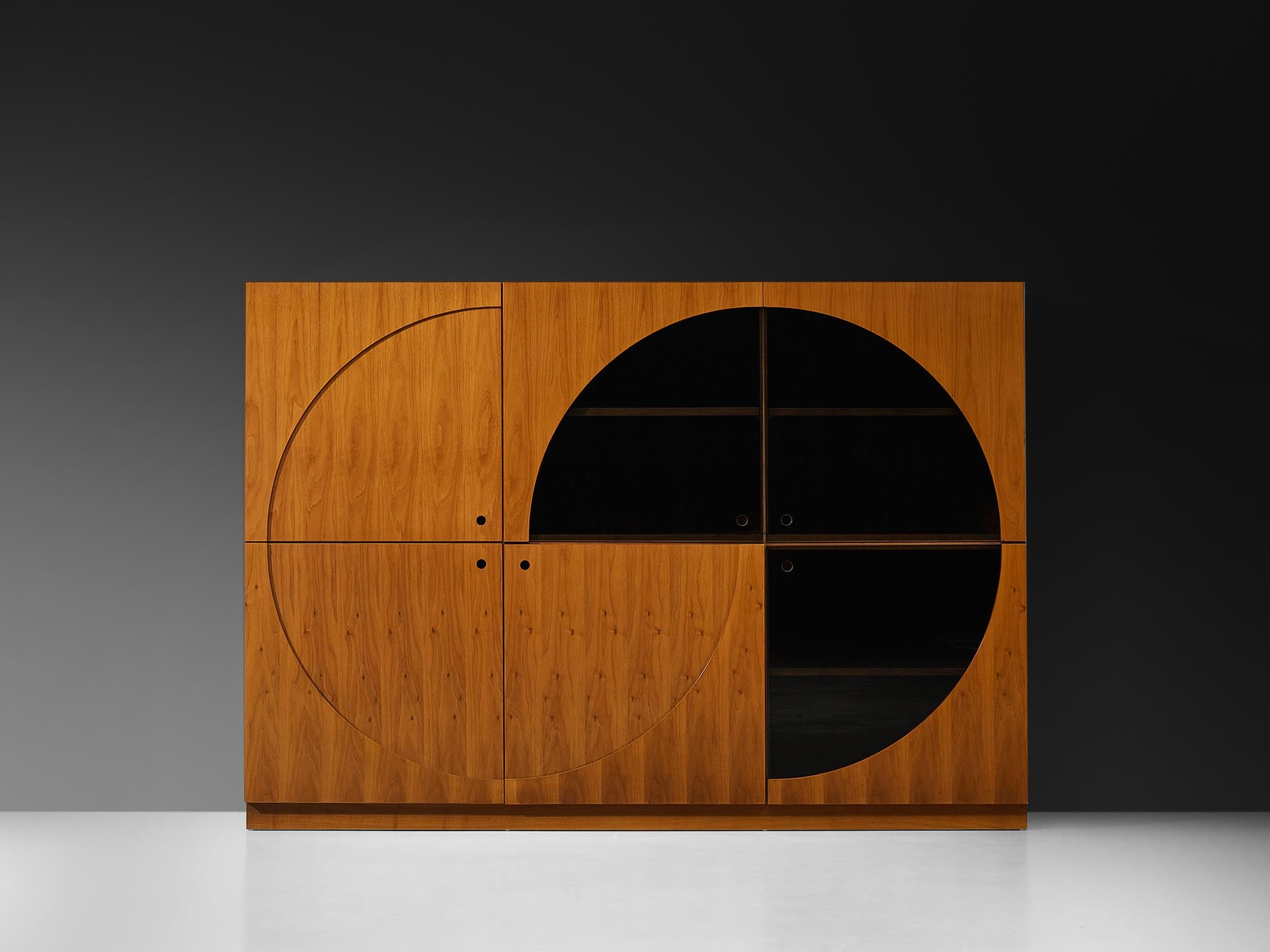 Nikol International Großes postmodernes Sideboard aus Nussbaum und Rauchglas, Nikol International im Zustand „Gut“ im Angebot in Waalwijk, NL