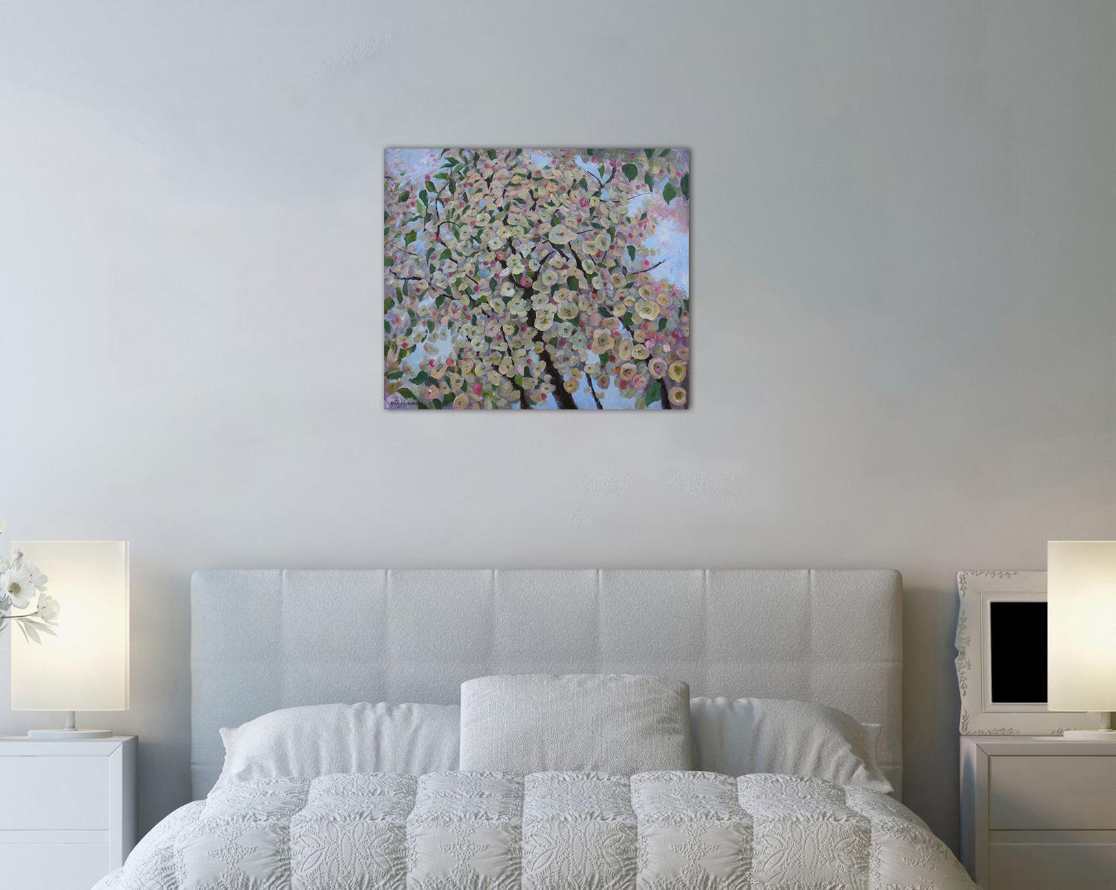 Blühender Apfelbaum – Original-Blumengemälde – Painting von Nikolay Dmitriev