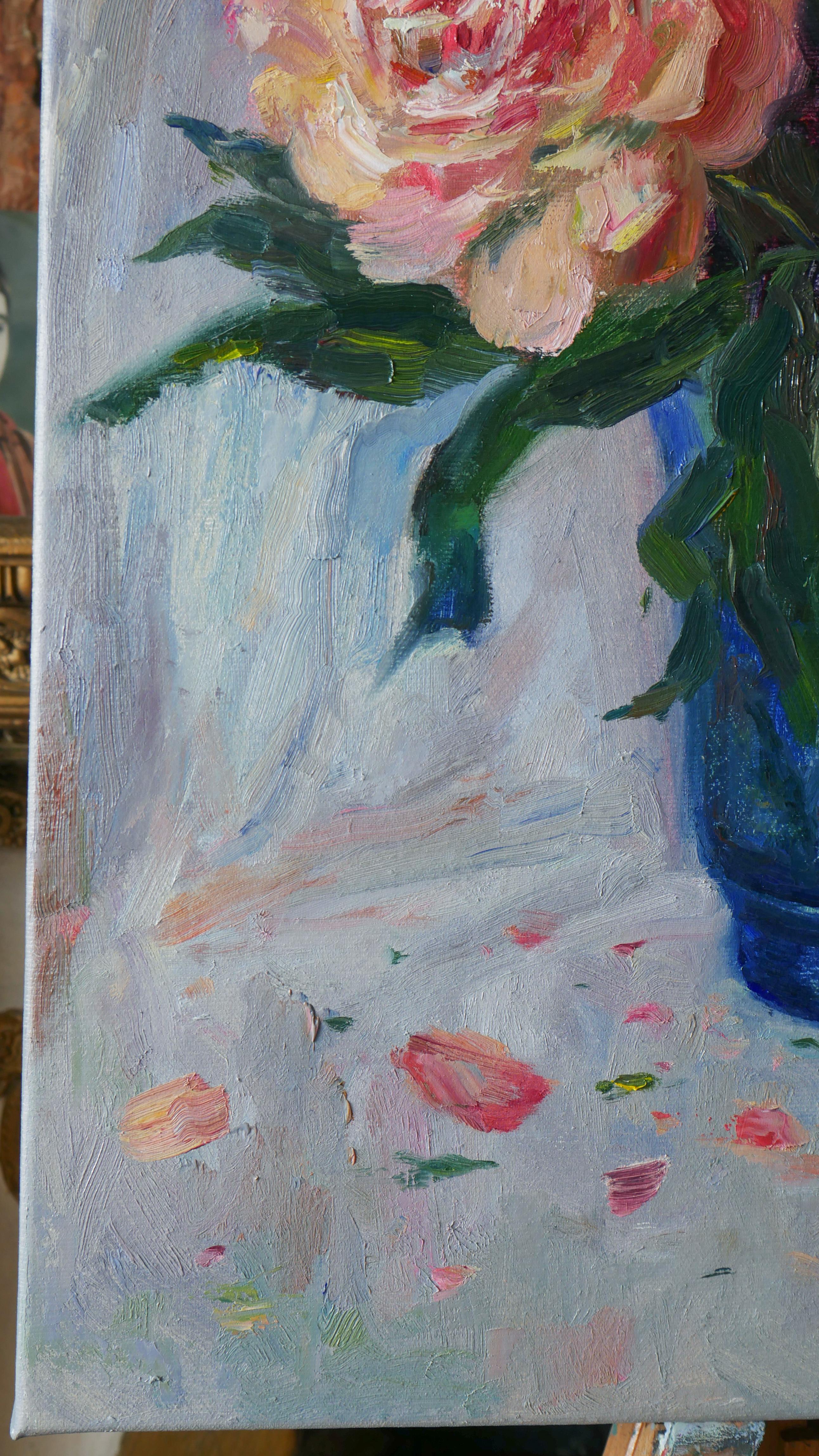 Pfingstrosen in der blauen Vase. Ölgemälde im Angebot 1