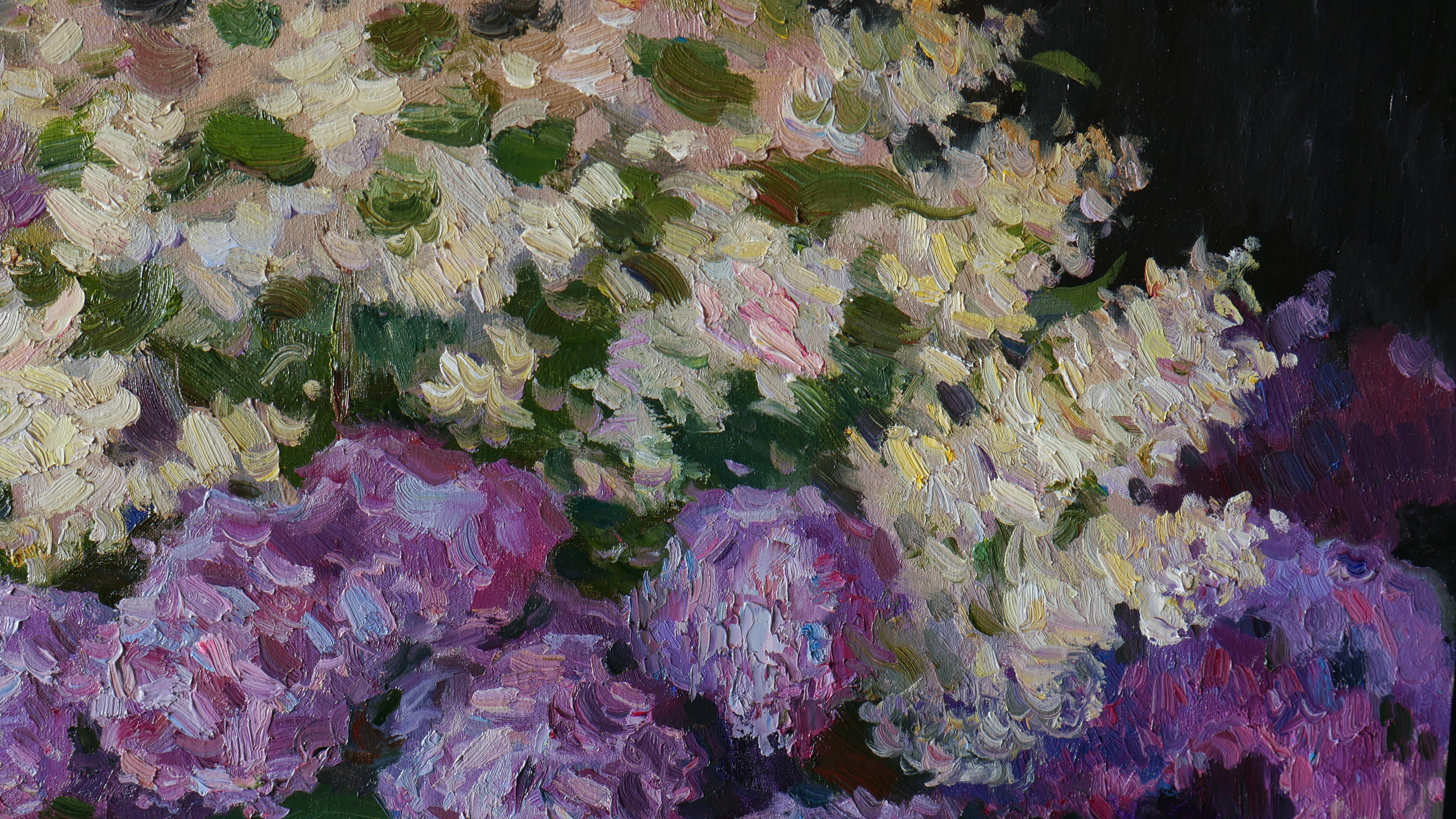 The Bouquet Of Aromatic Lilacs - Flieder Stillleben Malerei im Angebot 1