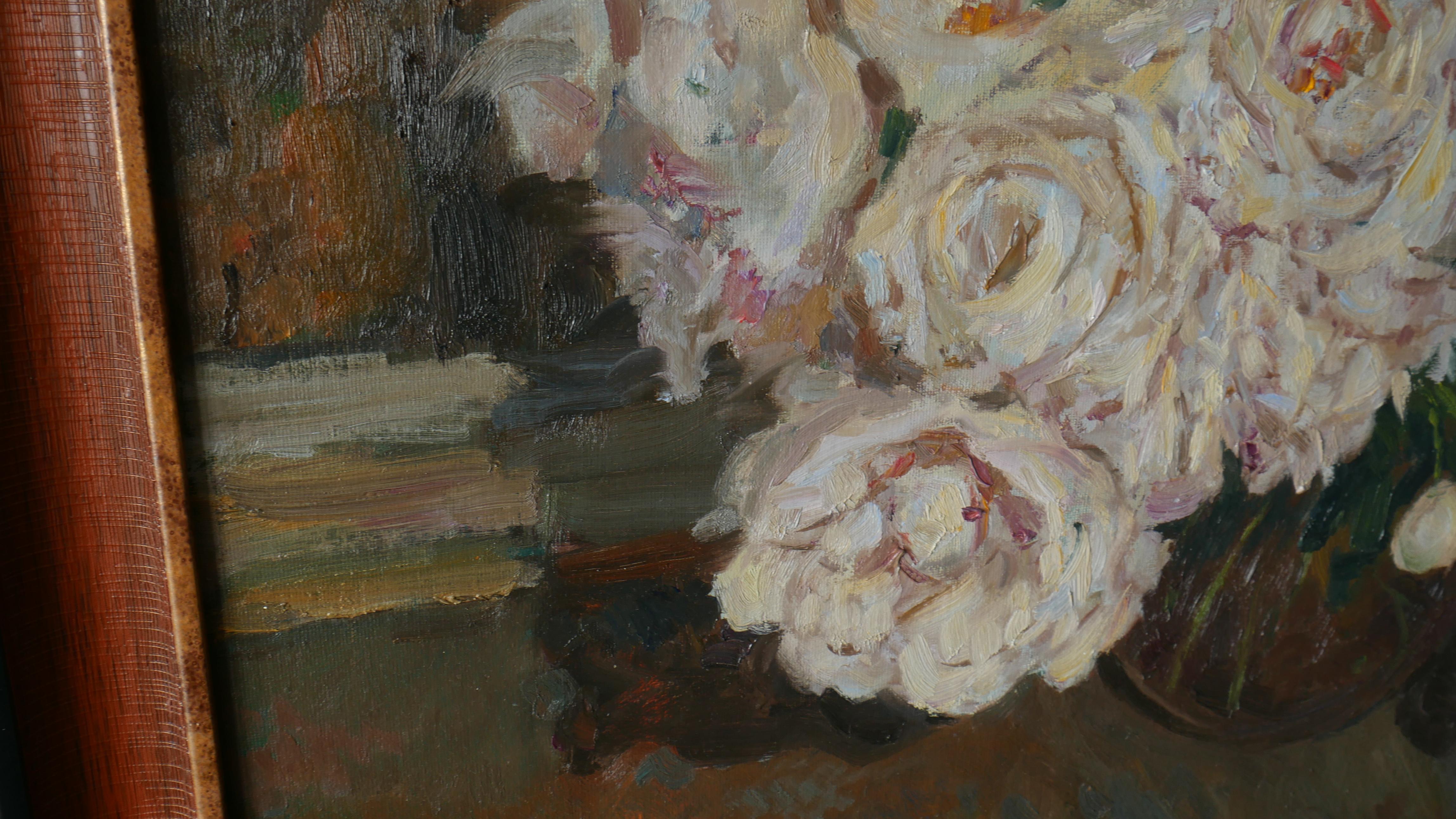Le peonie vicino alla finestra di notte - quadro di natura morta con peonie - Still-Life Painting Nero di Nikolay Dmitriev