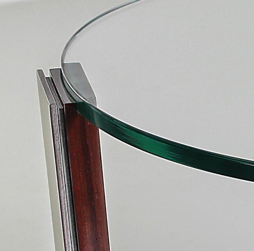 Nikolska, Beistelltisch aus Palisanderholz, hand patiniertem Blattsilber und Glas (Moderne) im Angebot