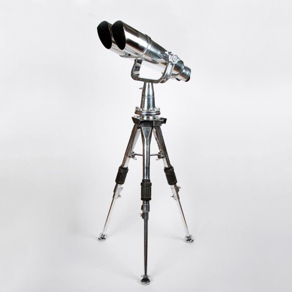 Binocular Nikon Art 20x120mm is an astro binocular by Nikon, 
Japan, with all the structure in chrome. Mounted on a tripod with 
adjustable height for each leg. Telescope 20 times magnification, 
through 120 mm objective lenses. multi-coated