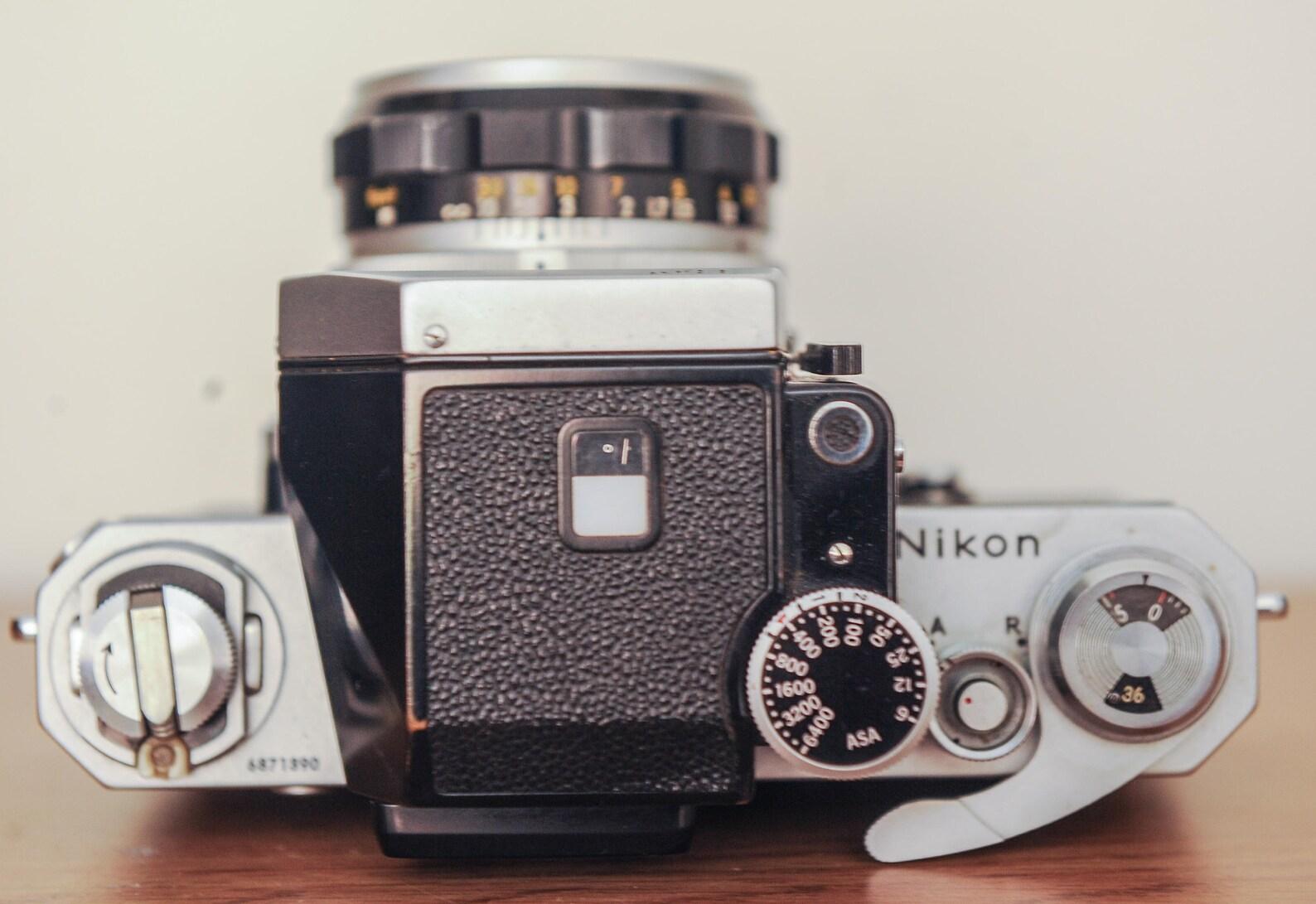 Nikon's Fotomic FTn 35mm Spiegelreflexkamera mit Nikkor-H 50mm Prime Lens F2.0  im Zustand „Gut“ im Angebot in High Wycombe, GB