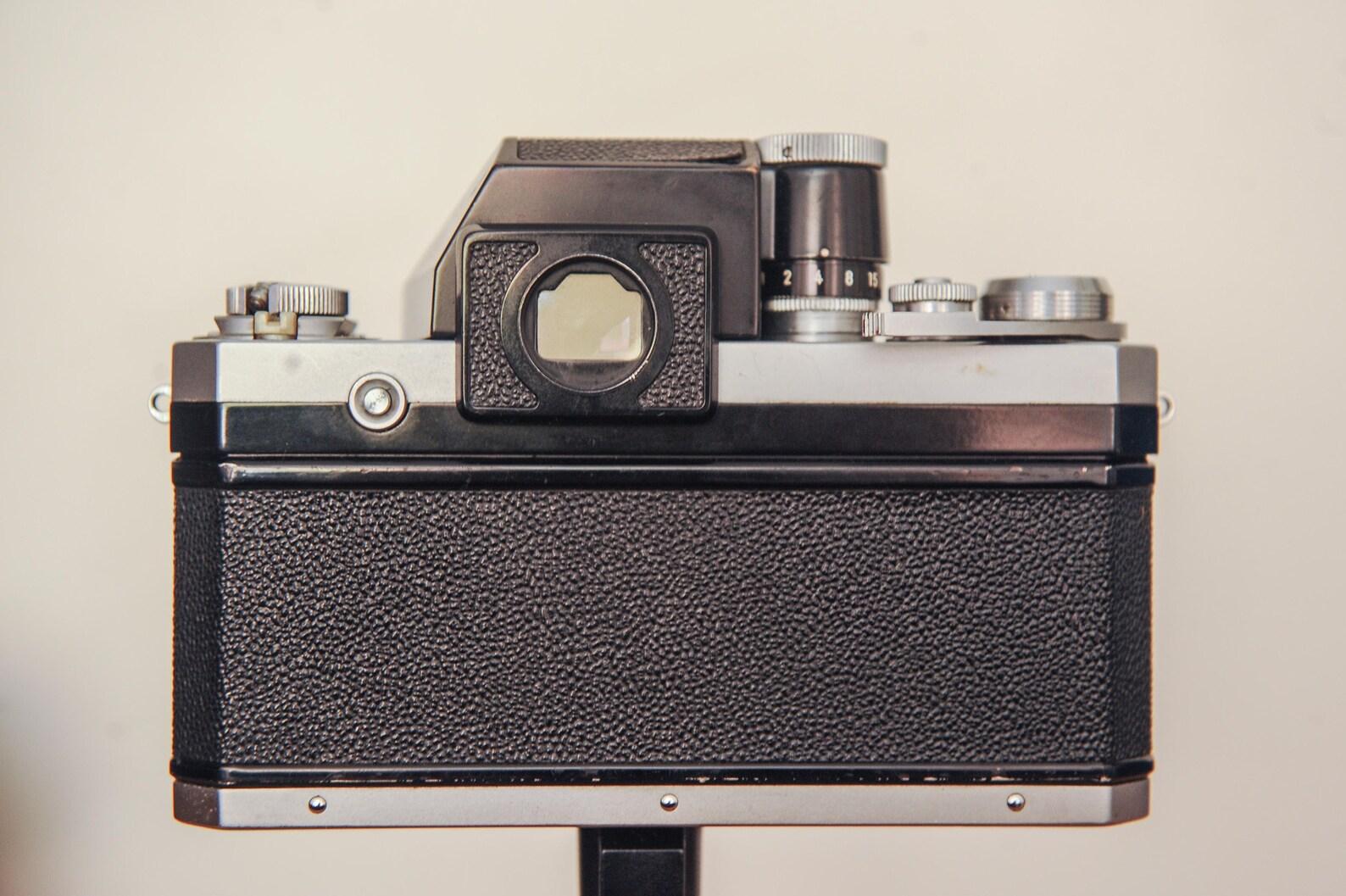 Nikon's Fotomic FTn 35mm Spiegelreflexkamera mit Nikkor-H 50mm Prime Lens F2.0  im Angebot 2