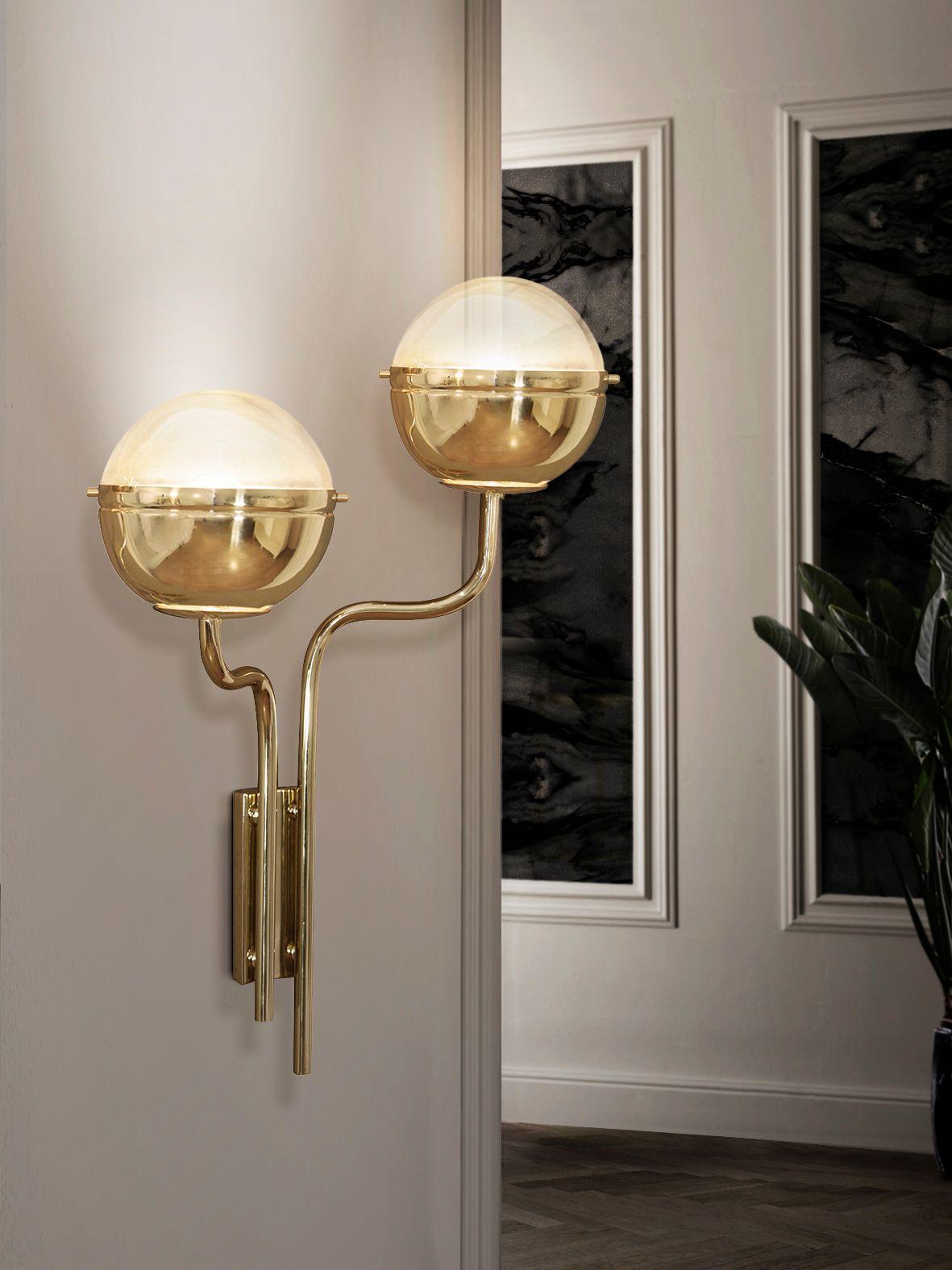 Niku Wall Light in Gold-Plated Brass In New Condition For Sale In New York, NY
