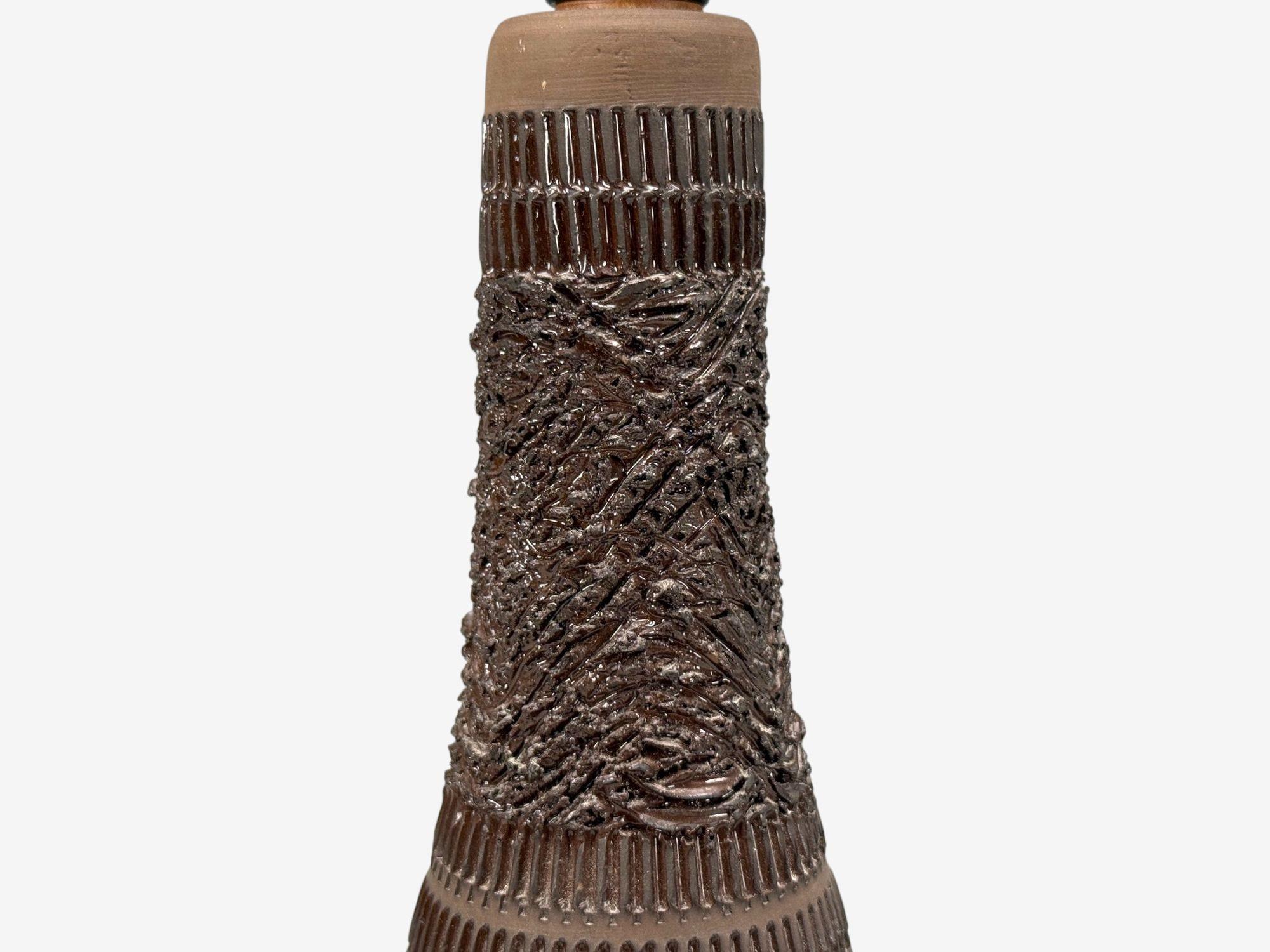 Nila Keramik, céramique brune, lampe de table, Suède, années 1970 Bon état - En vente à Manhasset, NY
