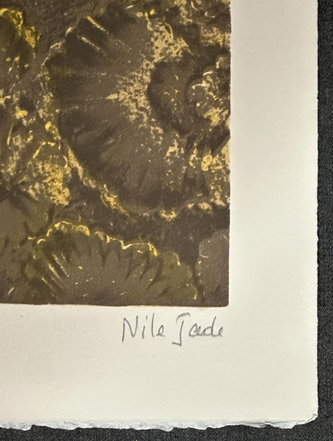 Arpa de Jade del Nilo 1998 Litografía firmada sobre papel Arches Mourlot Paris - Figurative Print Marrón de Nile Jade