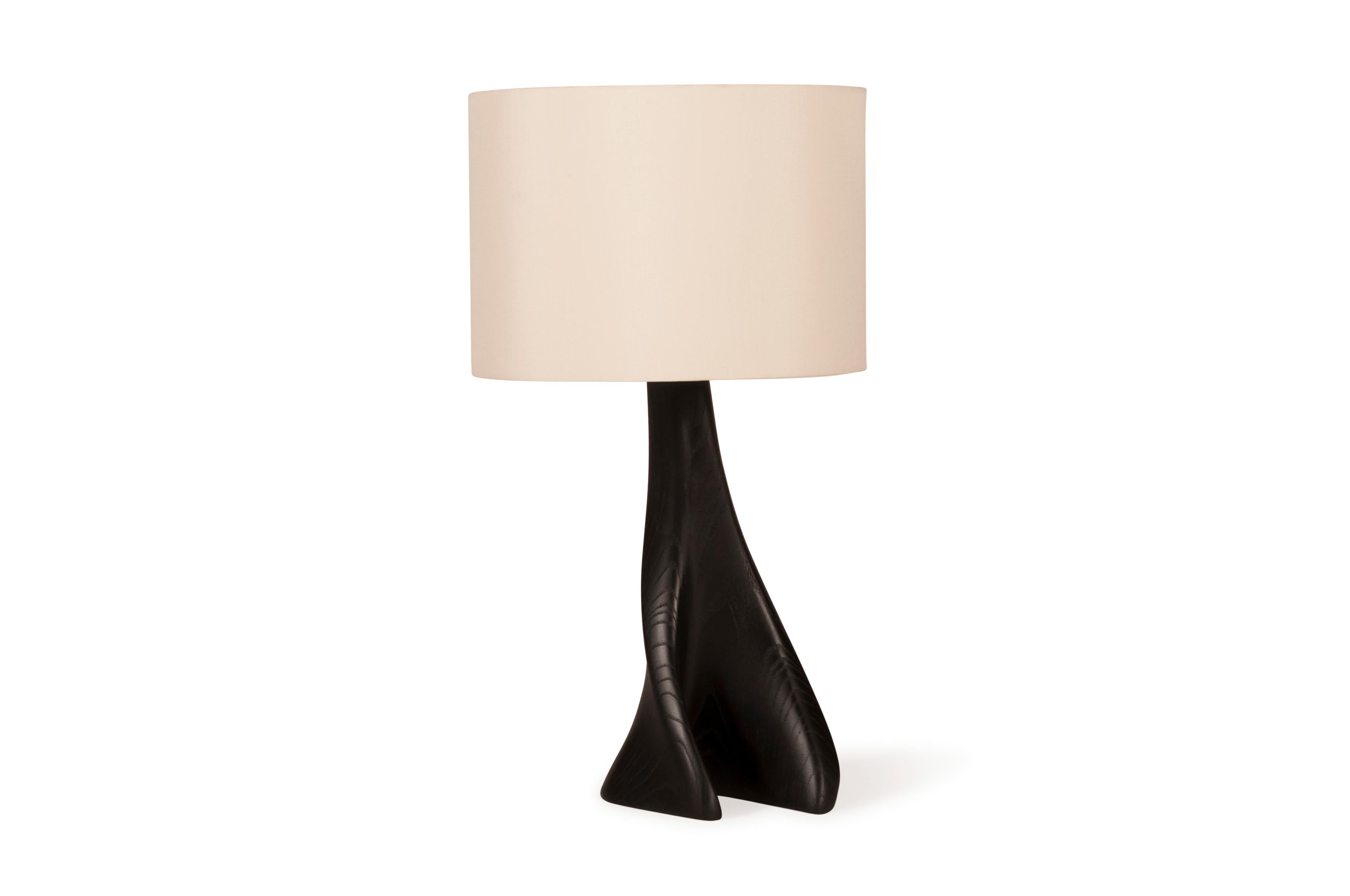 XXIe siècle et contemporain Lampe Nile Dessert Night teinture sur bois de frêne avec abat-jour en soie ivoire par Amorph en vente